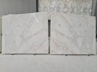 B595 - 2CM Calacatta Rosso Polished