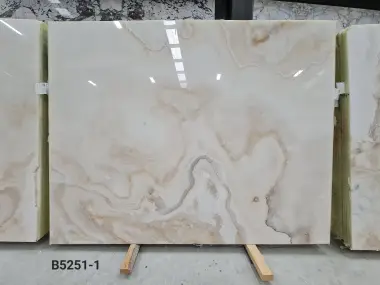 B5251 - 2 CM White Onyx Polished