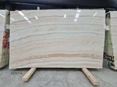 B5257 - 2 CM White Onyx Polished