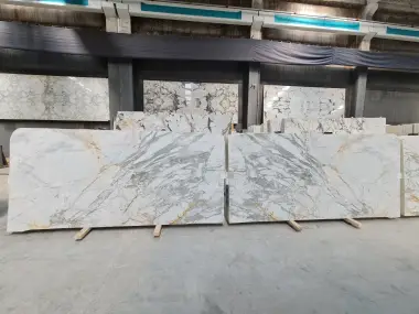 B2142 - 2 CM Calacatta Gold Honed