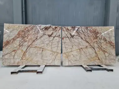 B283 - 2 CM Fire Fantastico Polished