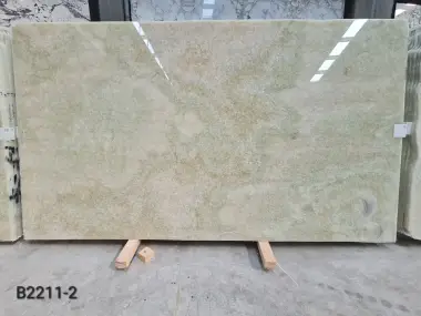 B2211 - 2 CM Green Onyx Polished