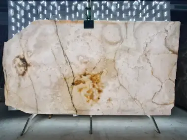 B1916 - 2 CM Pink Onyx Polished