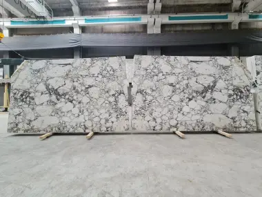 B4844 - 2 CM Calacatta Viola Honed