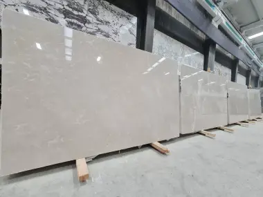 B2057 - 2 CM Moon Cream Polished