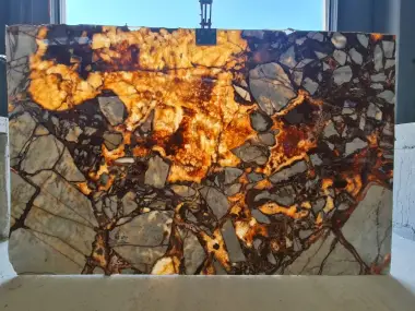 B989 - 2 CM Fire Fantastico Polished