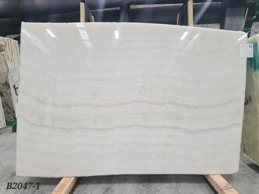 B2047 - 2 CM White Onyx Polished