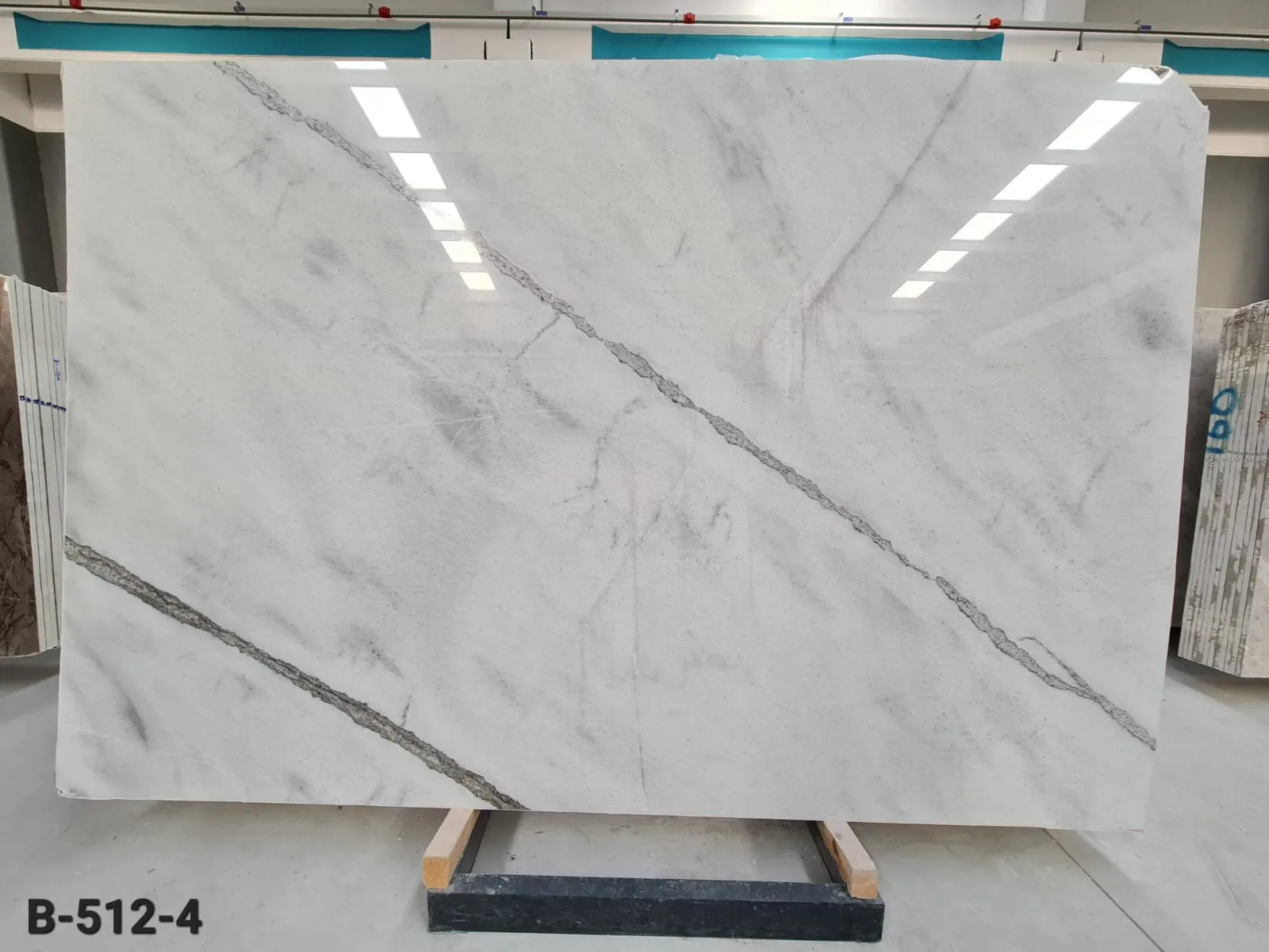 B512 - 2 CM Platinium White Polished