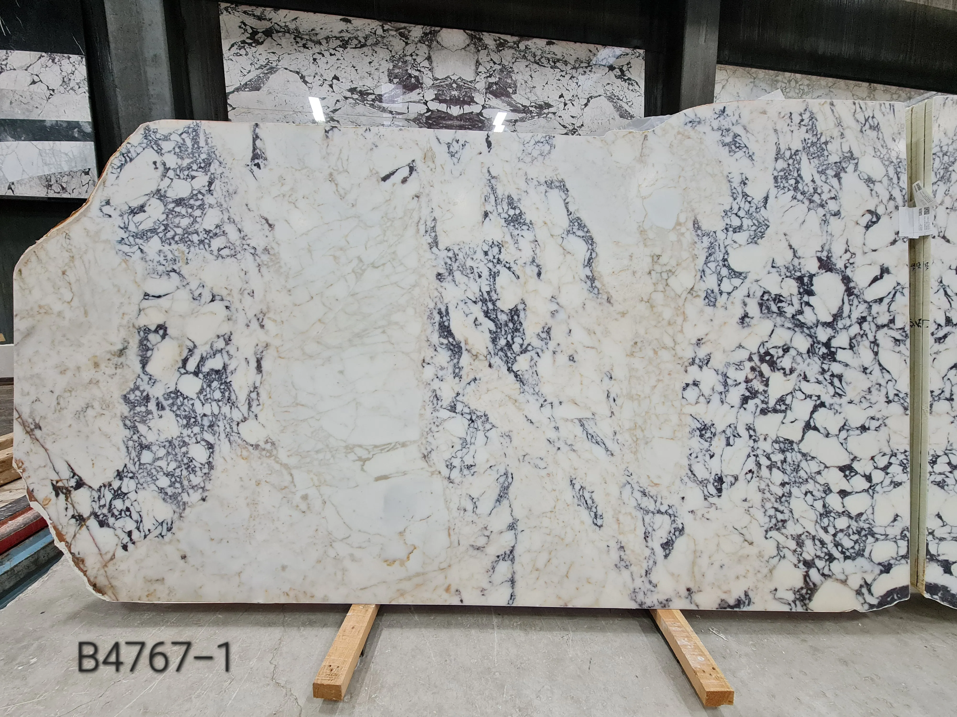 B4767 - 2 CM Afyon Violet Honed