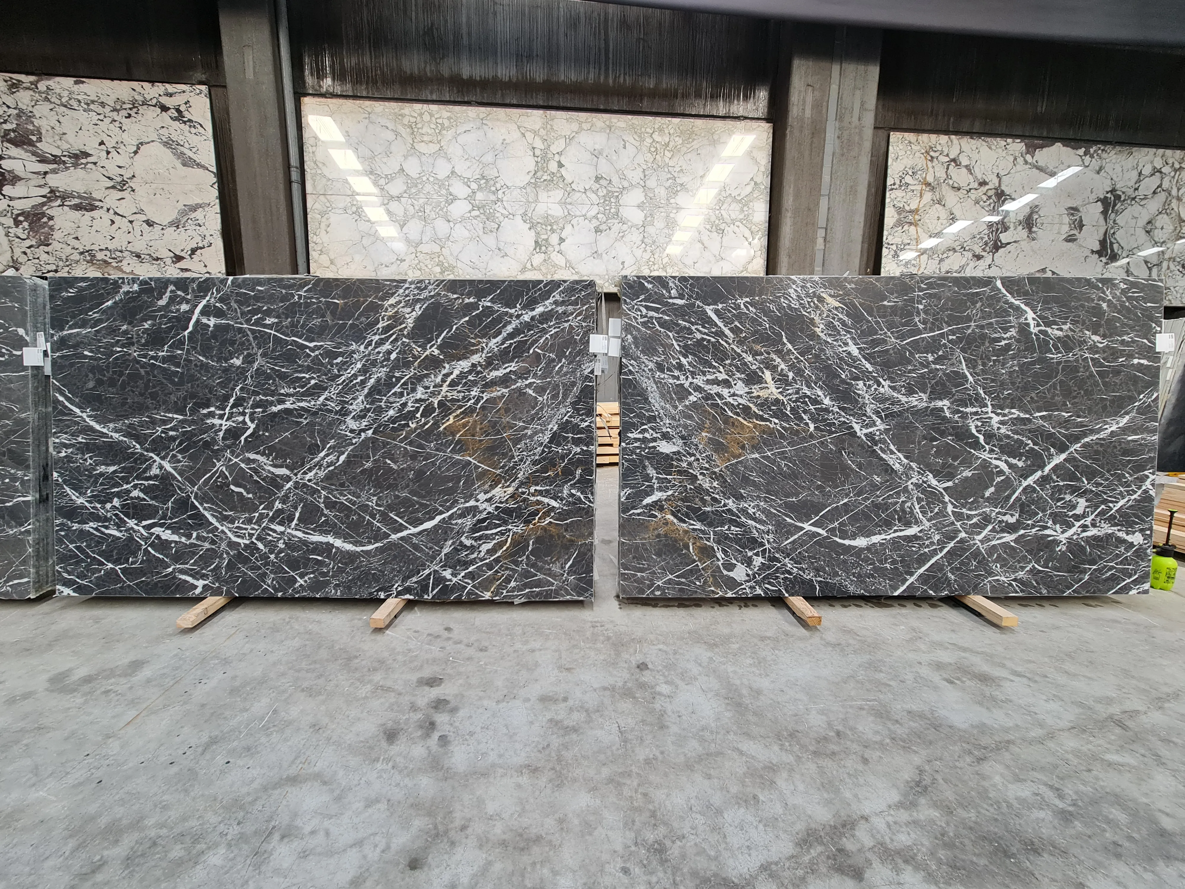B6069 - 2 CM Black Diamond Honed