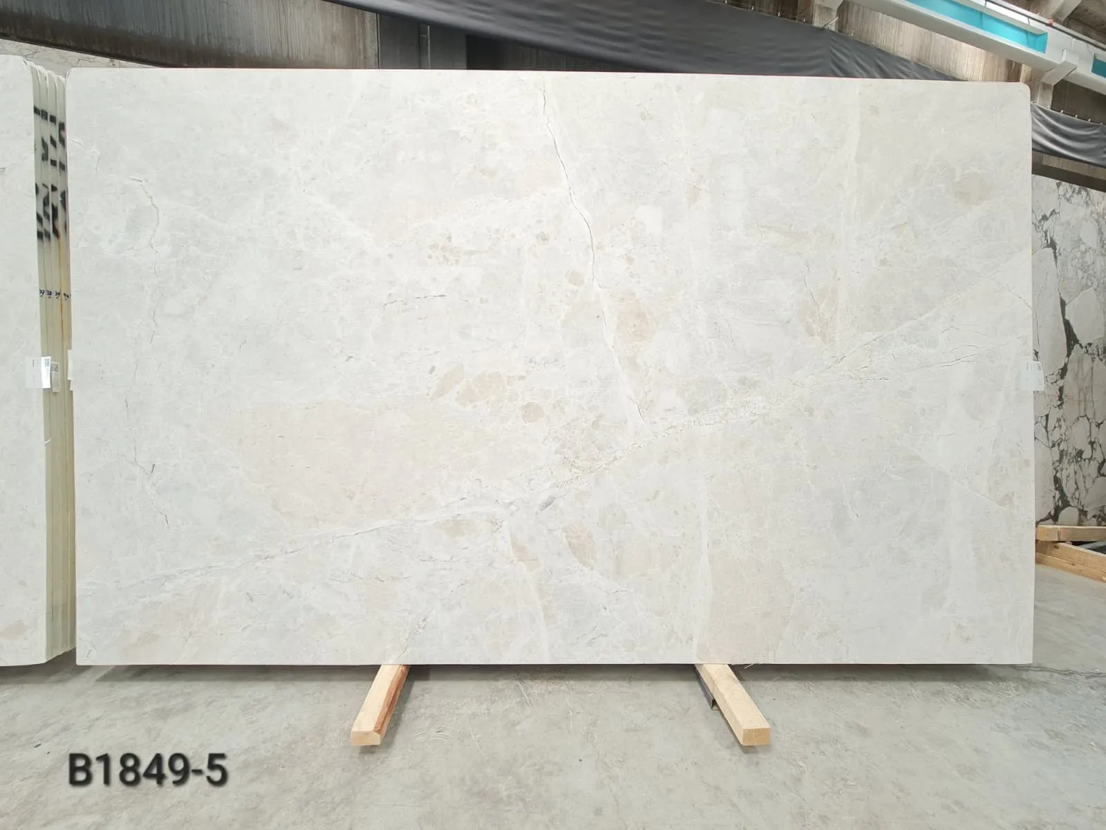 B1849 - 2 CM Vanilla Ice Honed