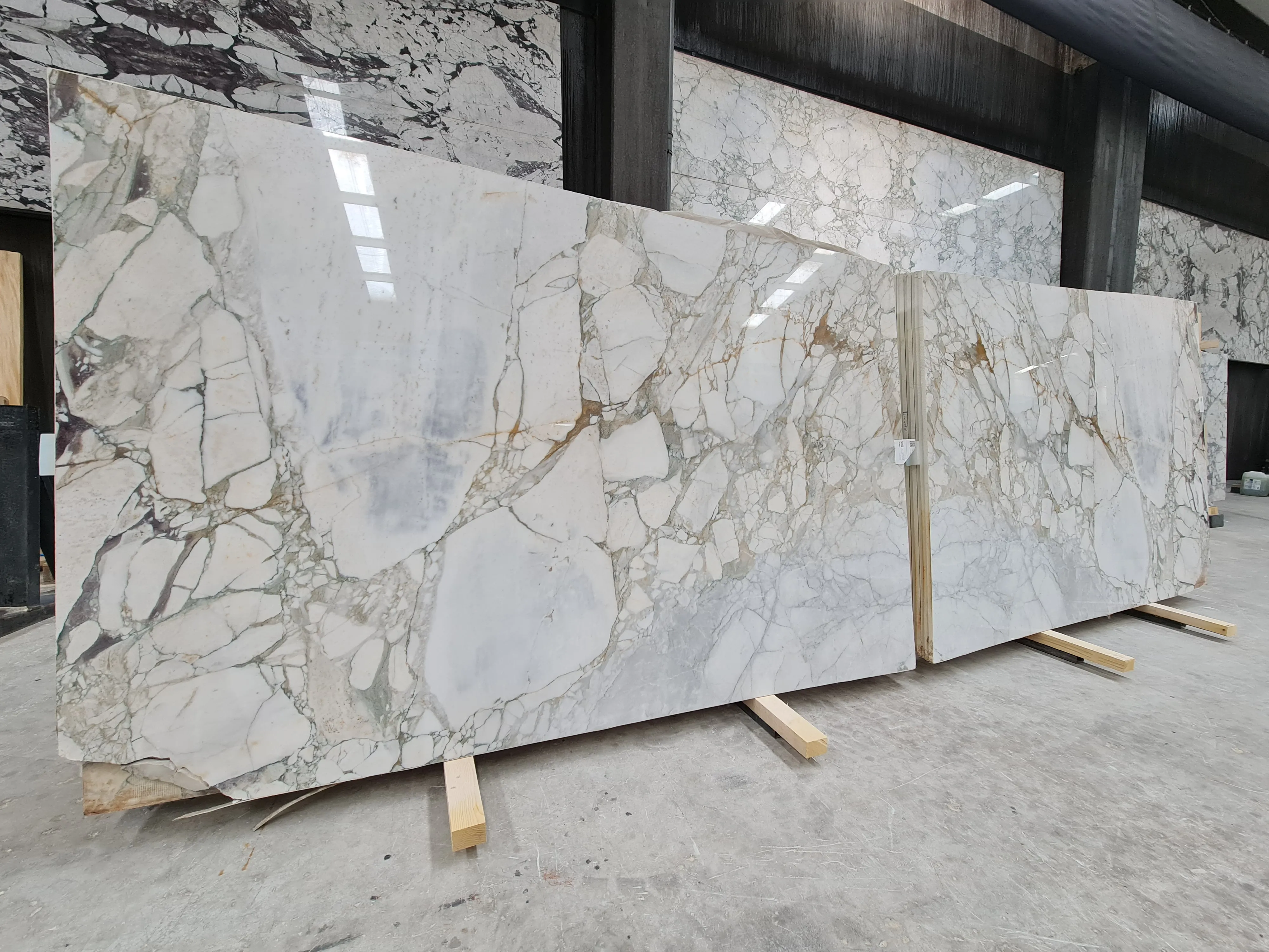 B1347 - 2 CM Calacatta Green Polished