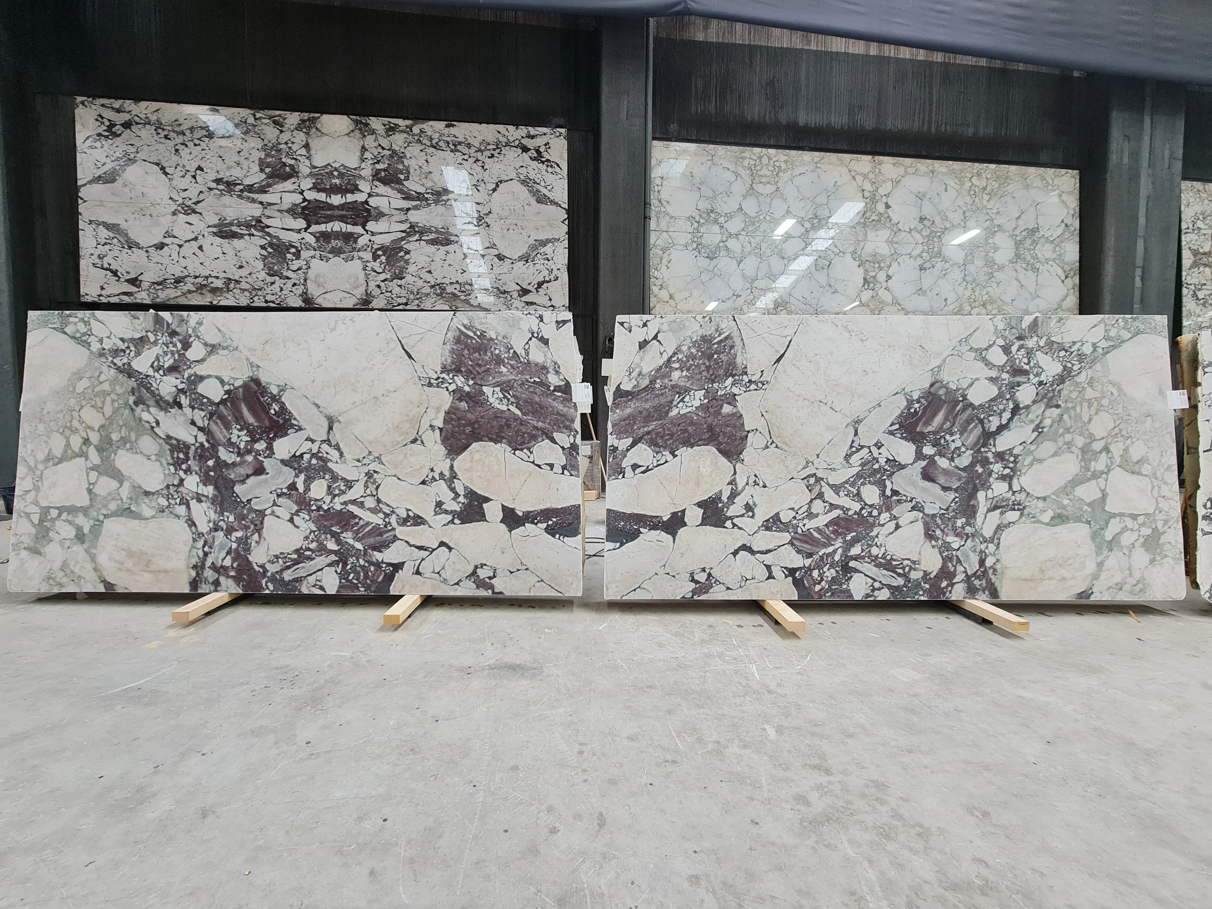 B5260 - 2 CM Calacatta Viola Honed