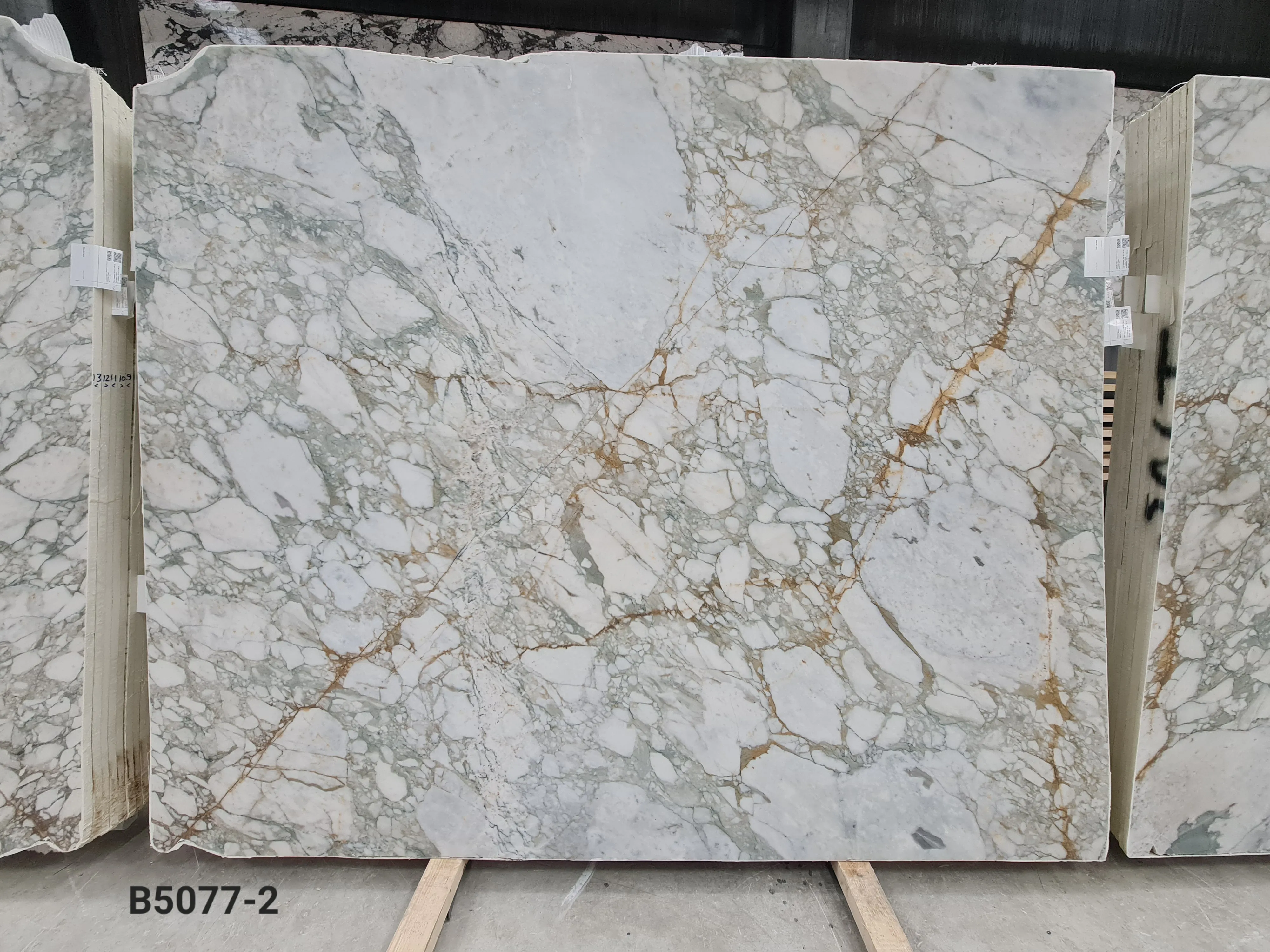 B5077 - 2 CM Calacatta Green Honed