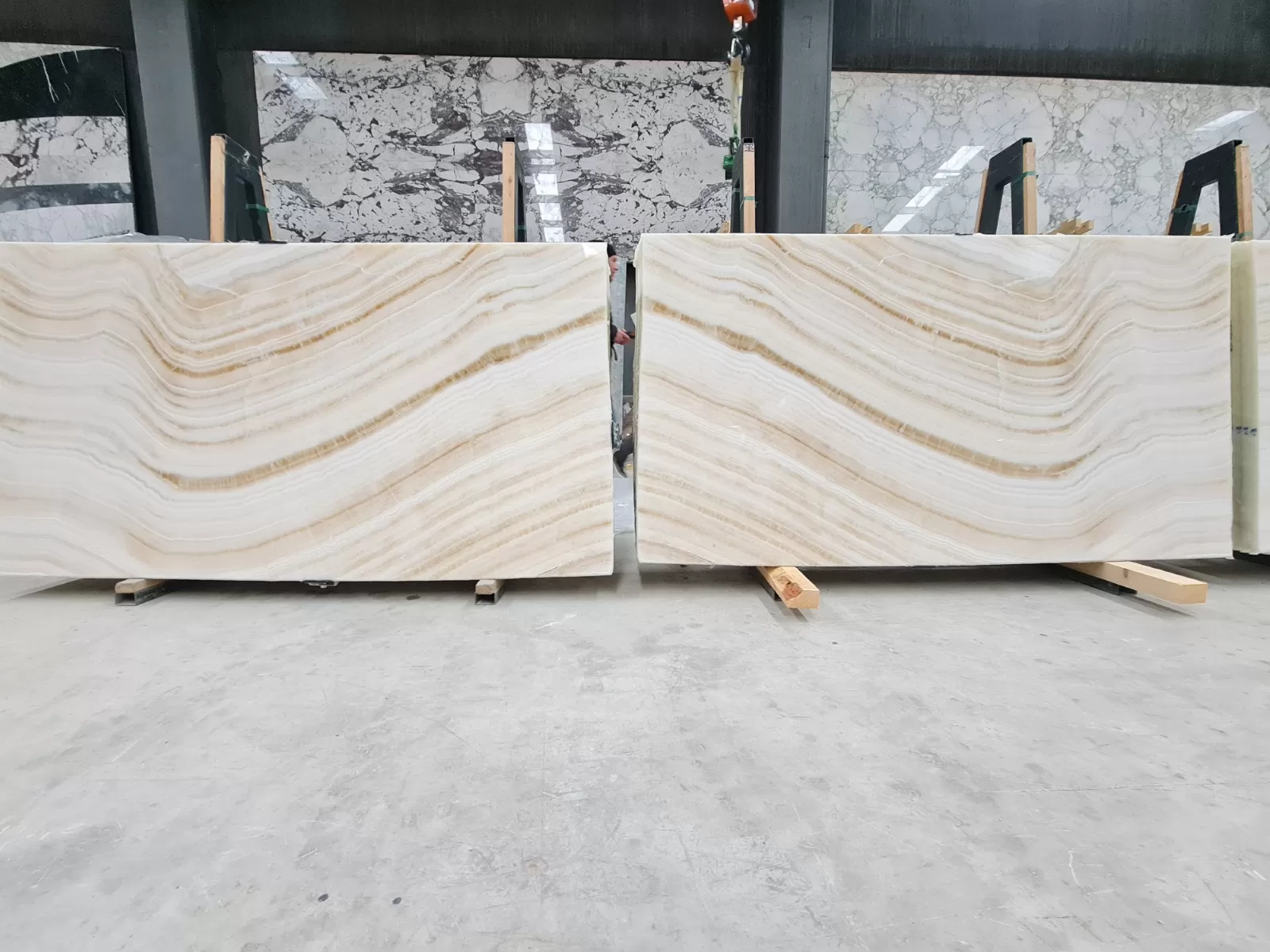 B1969 - 2CM WHITE ONYX POLISHED