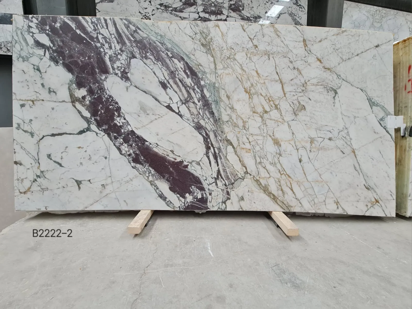 B2222 - 2 CM Calacatta Viola Honed