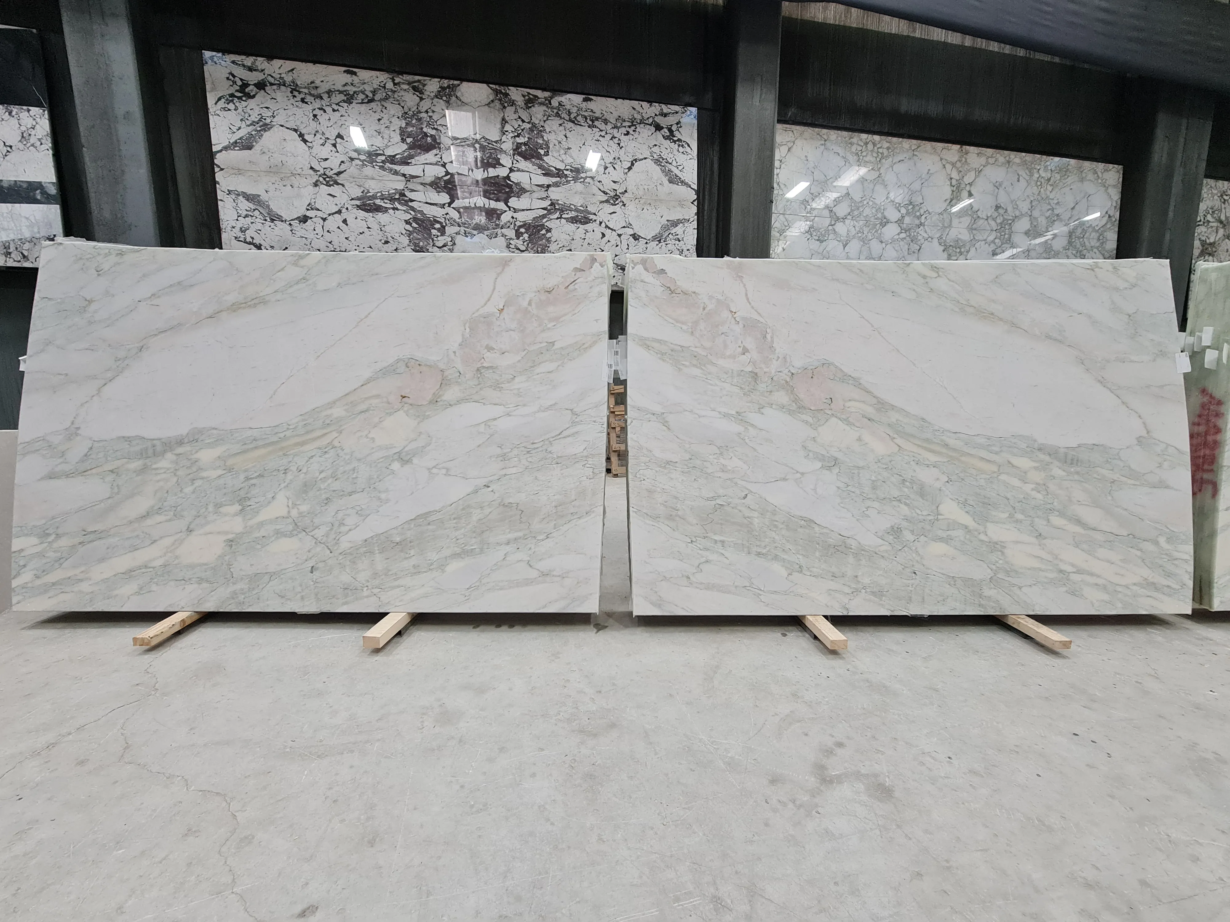 B5579 - 2 CM Arabescato Oyster Honed