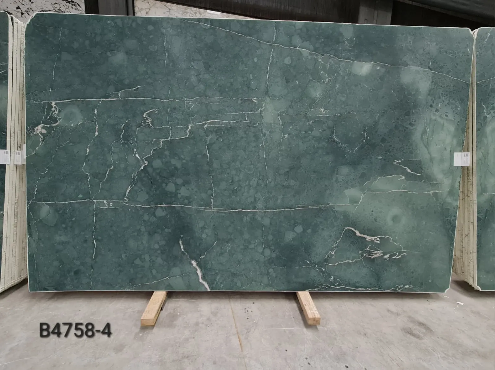 B4758 - 2 CM Verde Castama Honed