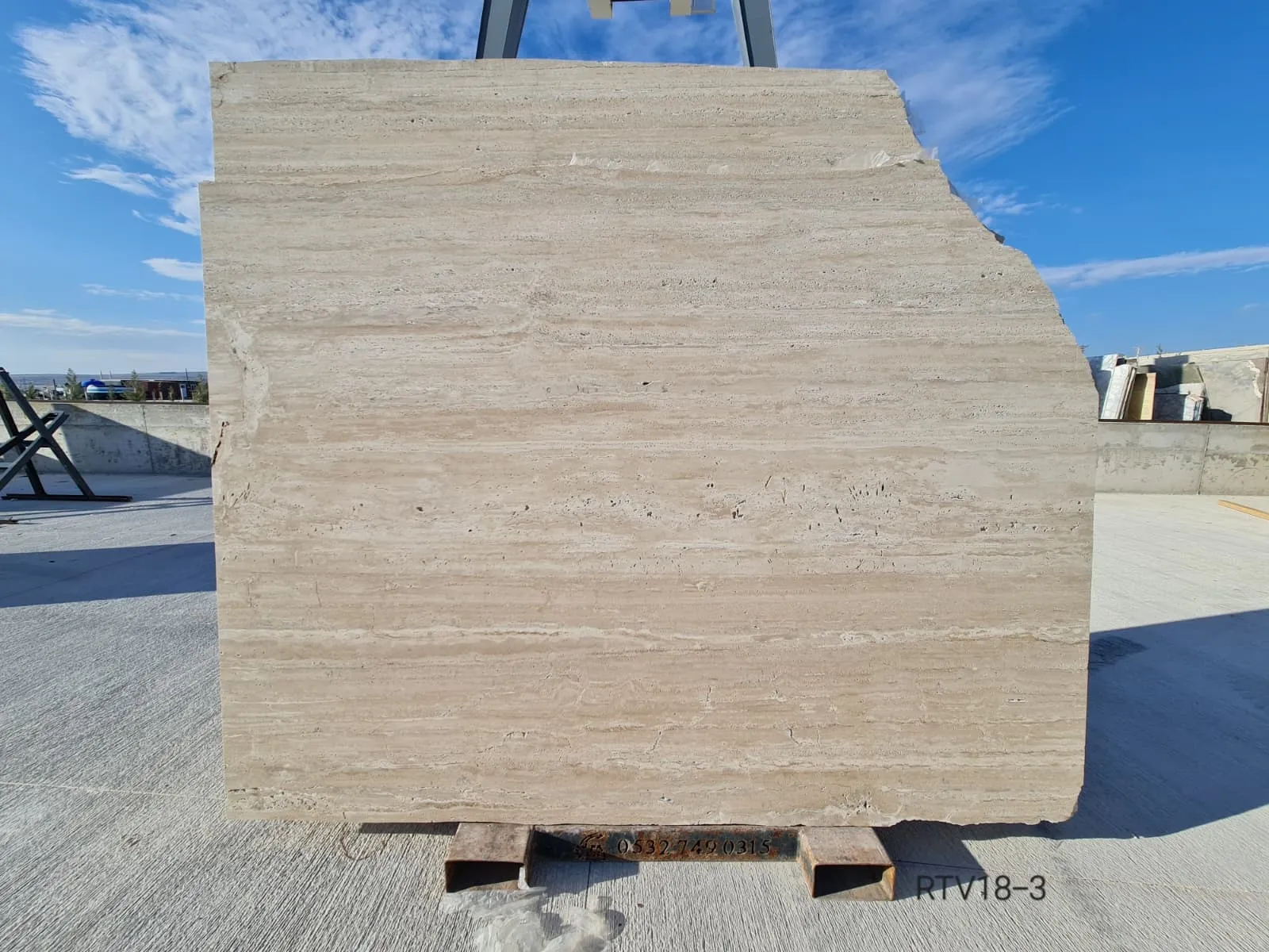 RTV18 - RIVA TRAVERTINE VEINCUT UNFILLED POLISHED