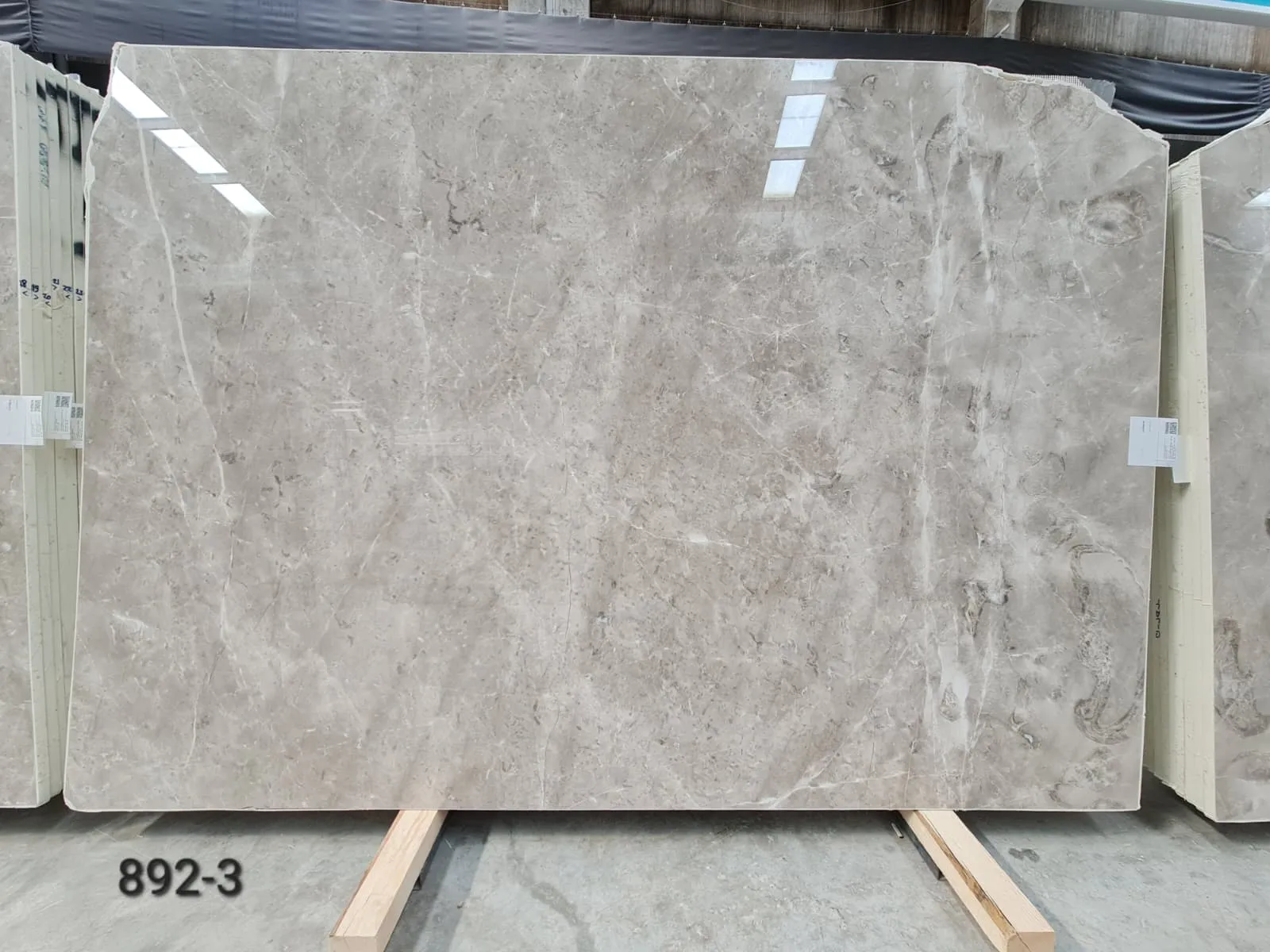 B892 - 2 CM Karaman Grey Polished