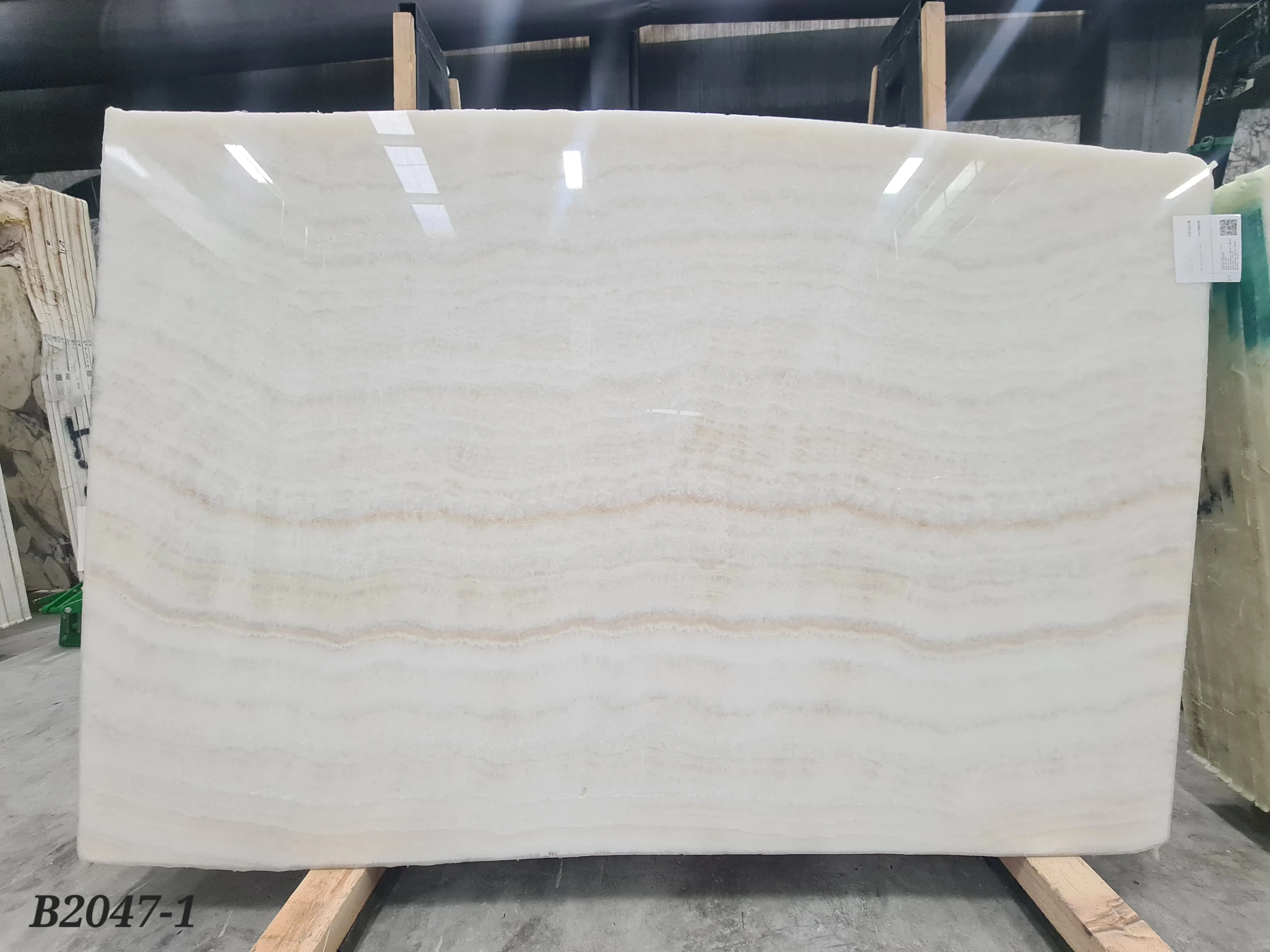 B2047 - 2 CM White Onyx Polished