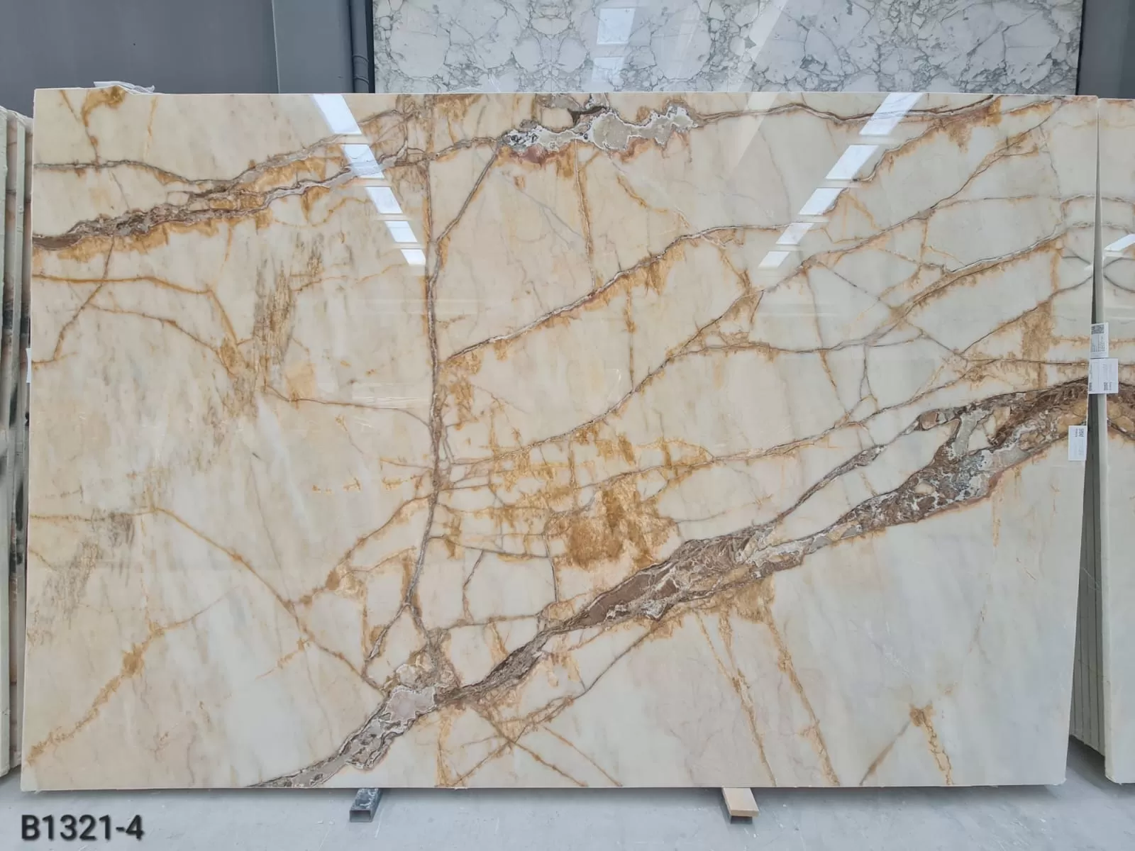 B1321 - 2 CM Gold River Polished