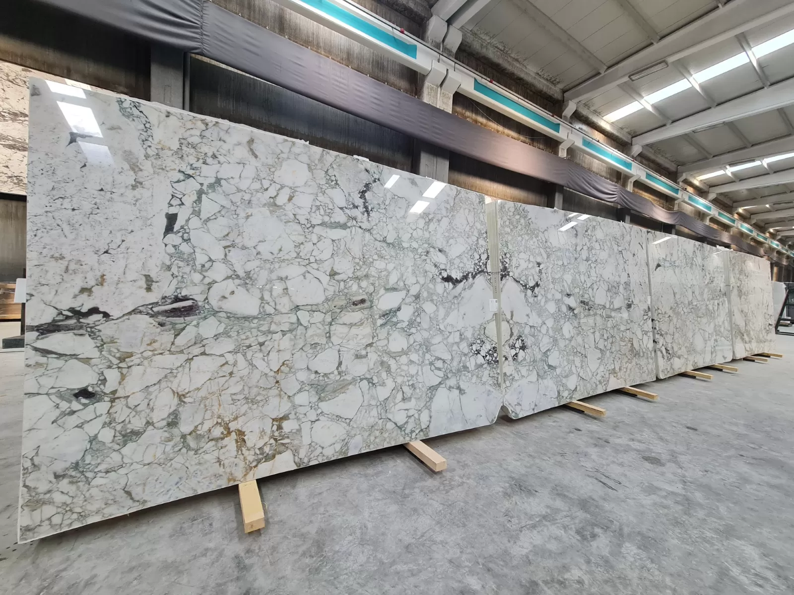 B2030 - 2CM CALACATTA GREEN POLISHED