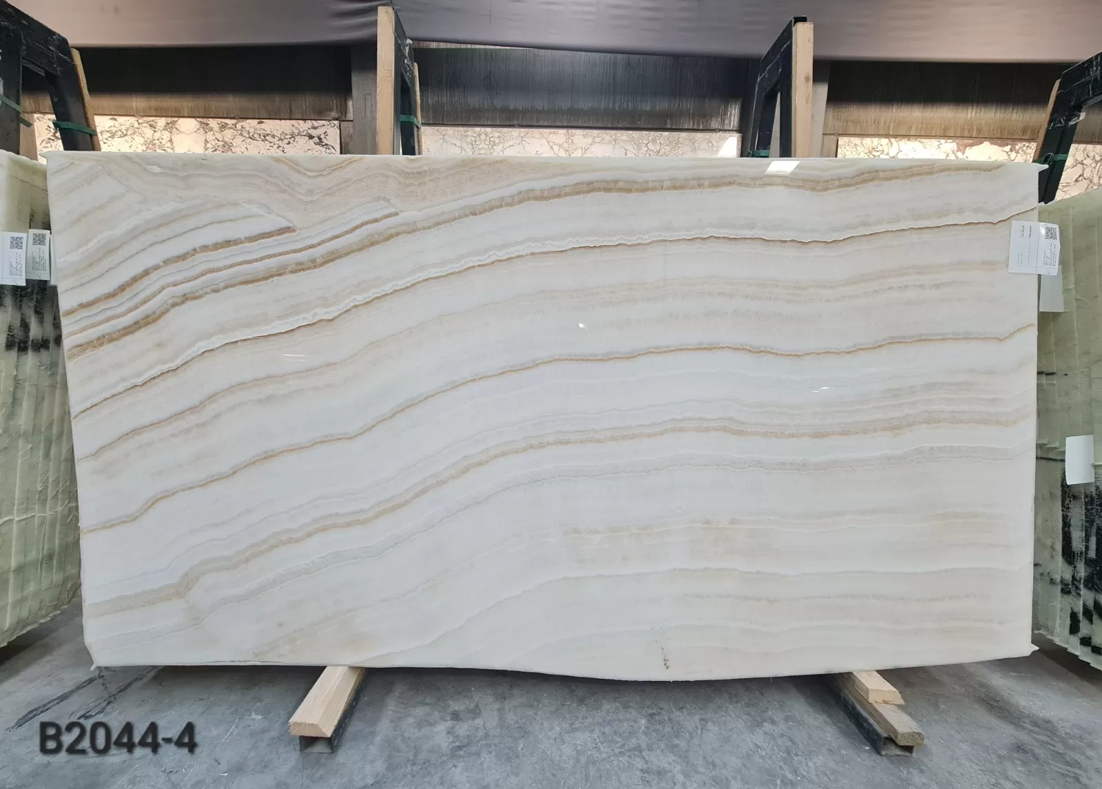 B2044 - 2CM WHITE ONYX POLISHED