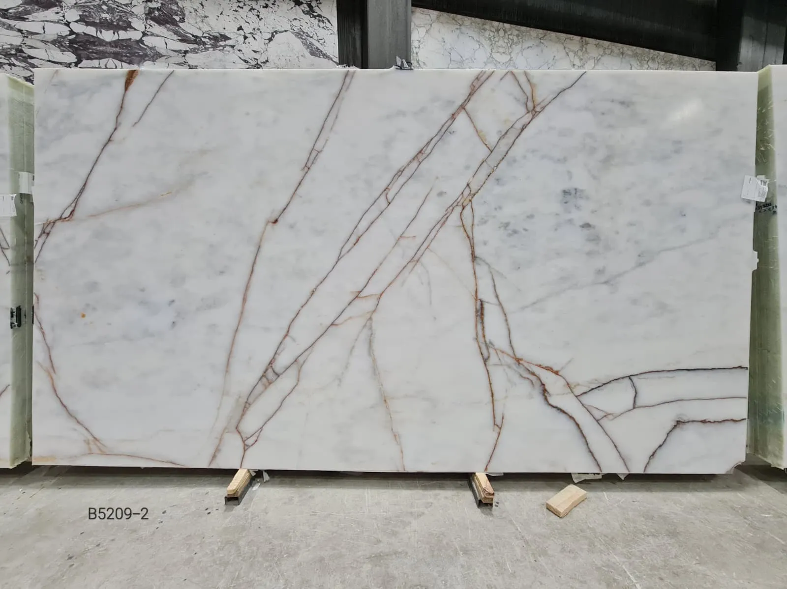 B5209 - 2 CM White River Honed