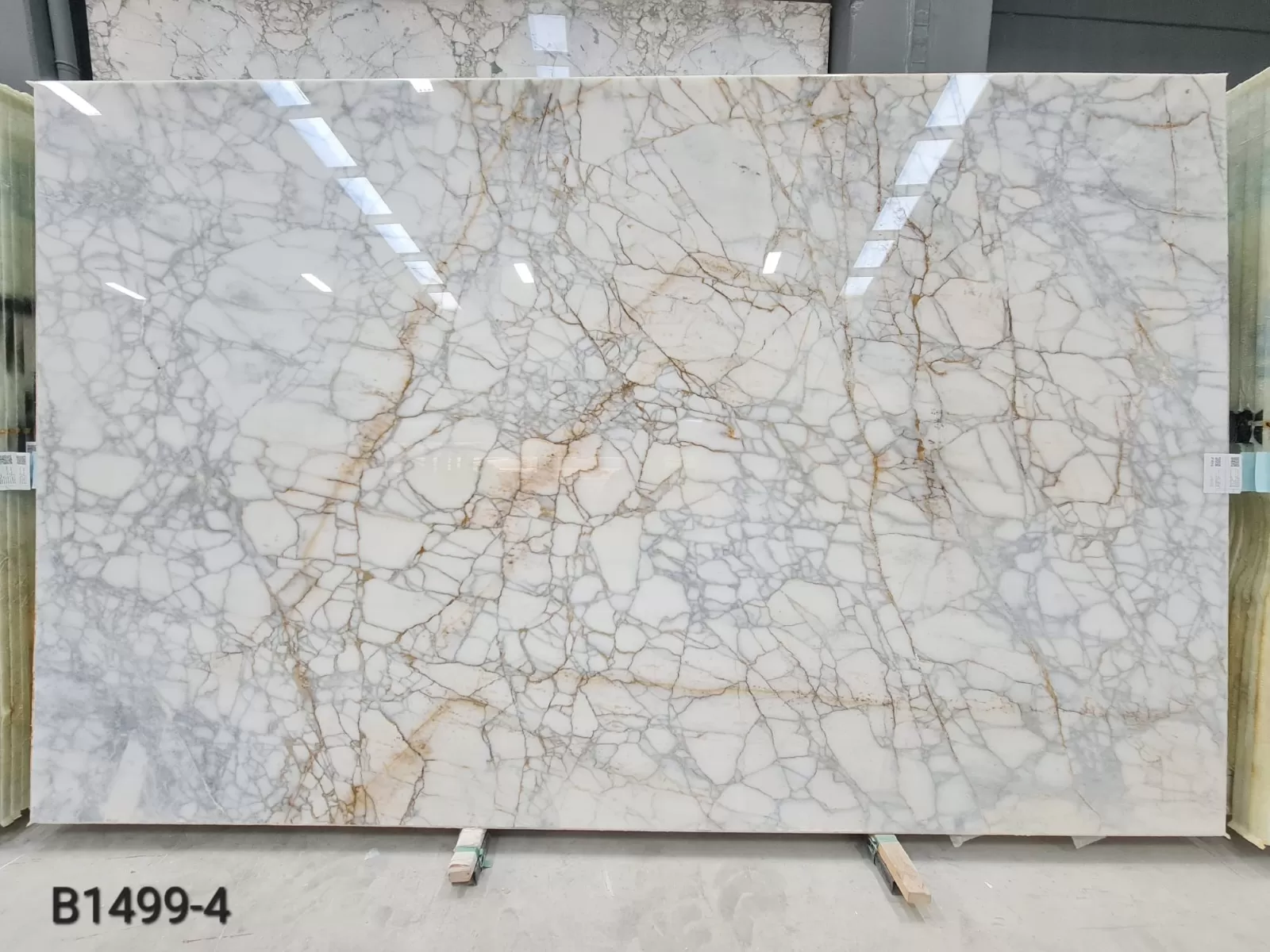 B1499 - 2CM CALACATTA VENATO POLISHED