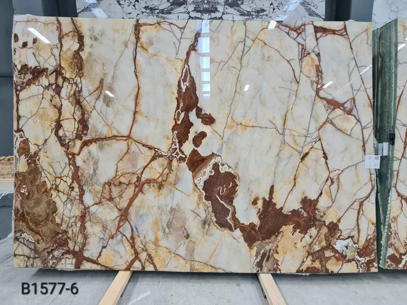 B1577 - 2CM GOLD RIVER POLISHED