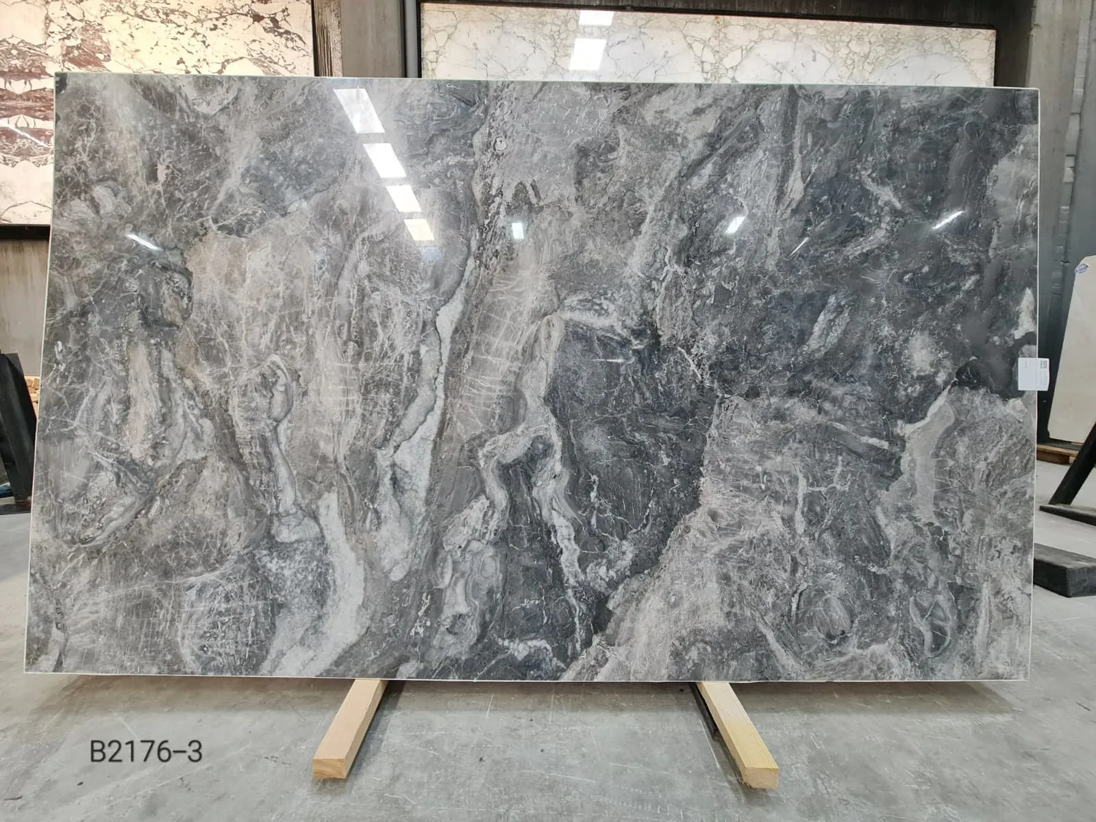 B2176 - 2 CM Cascata Grey Polished