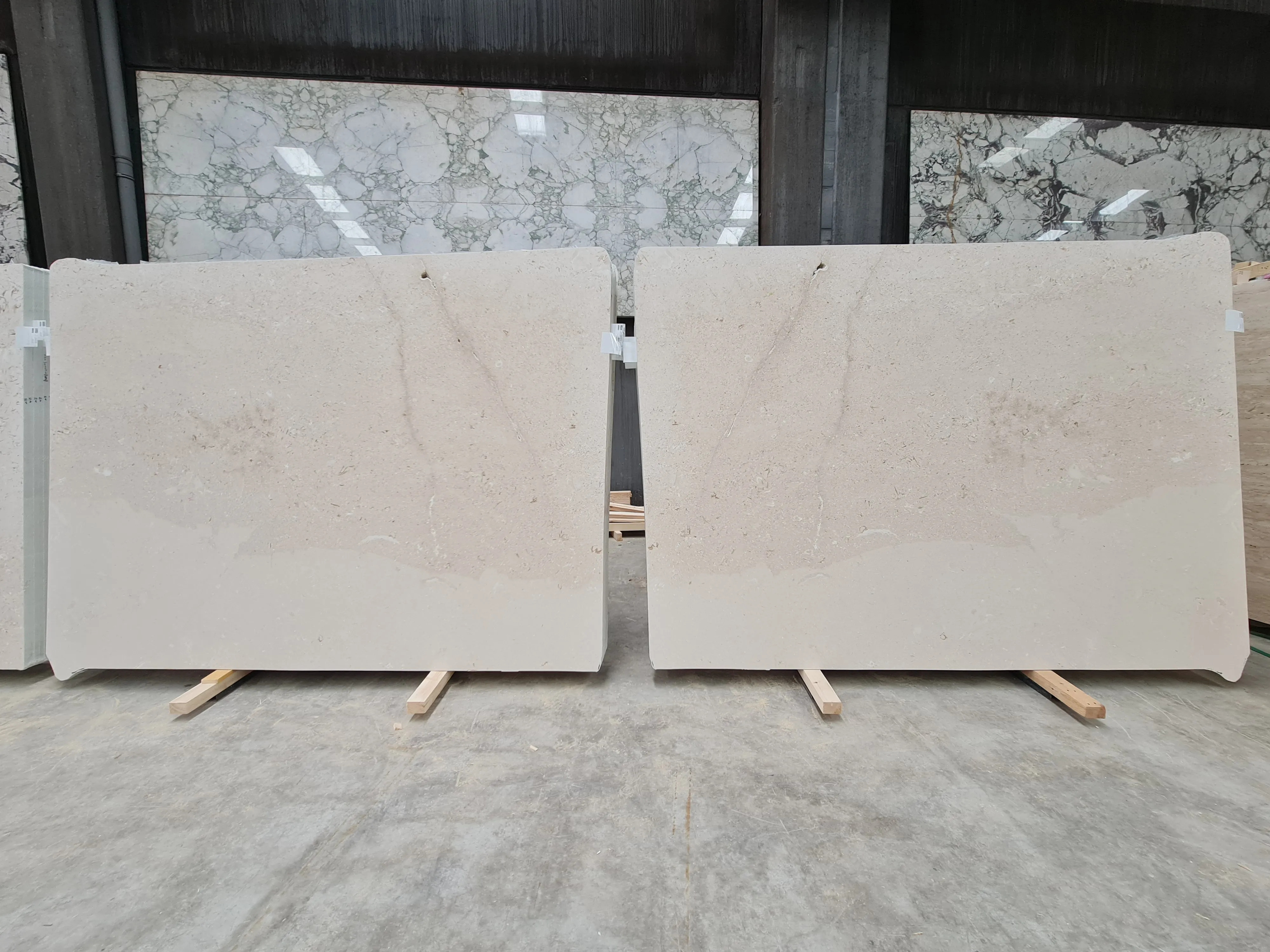 B6396 - 2 CM Myra Honed