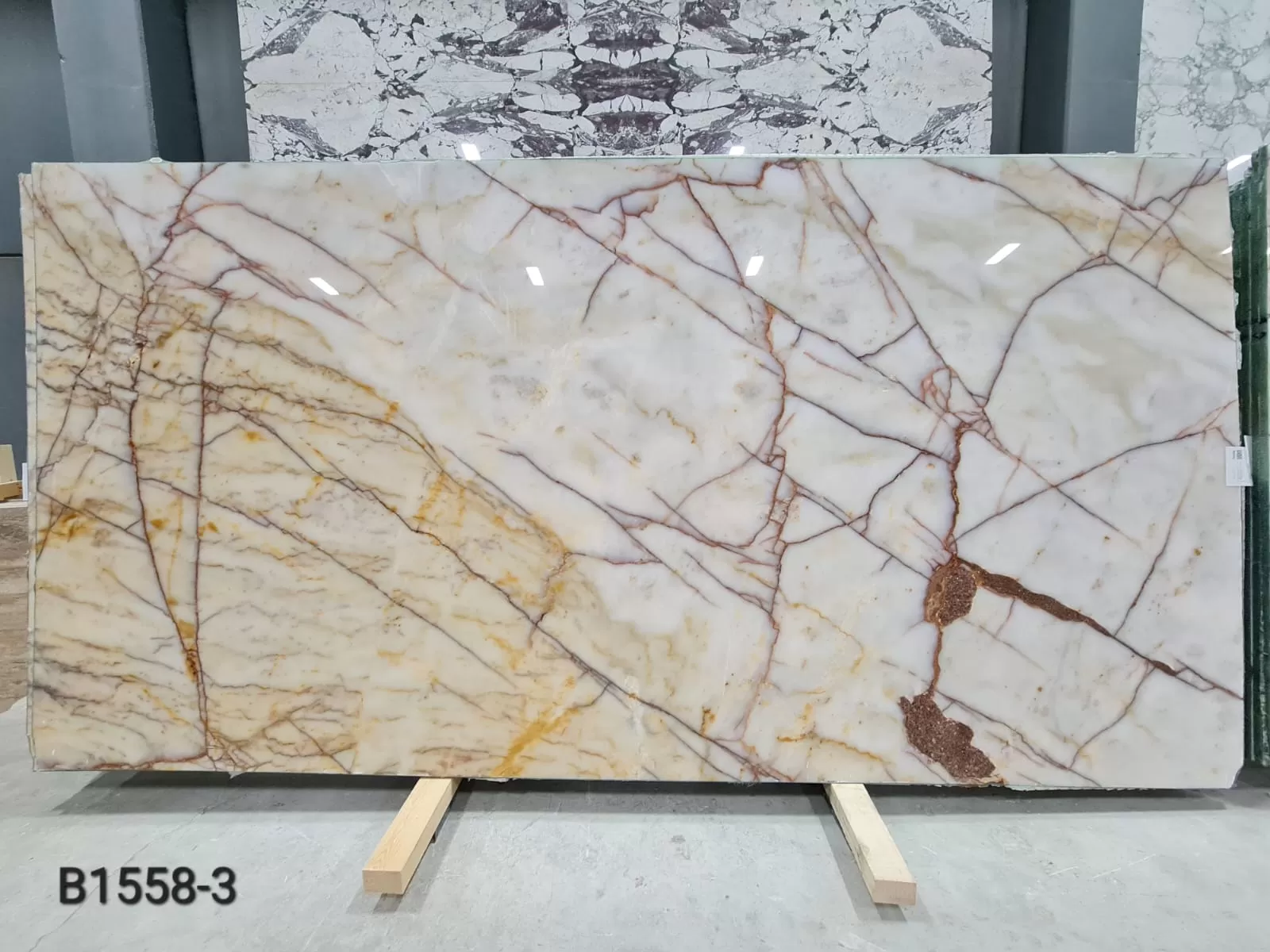 B1558 - 2 CM Gold River Polished