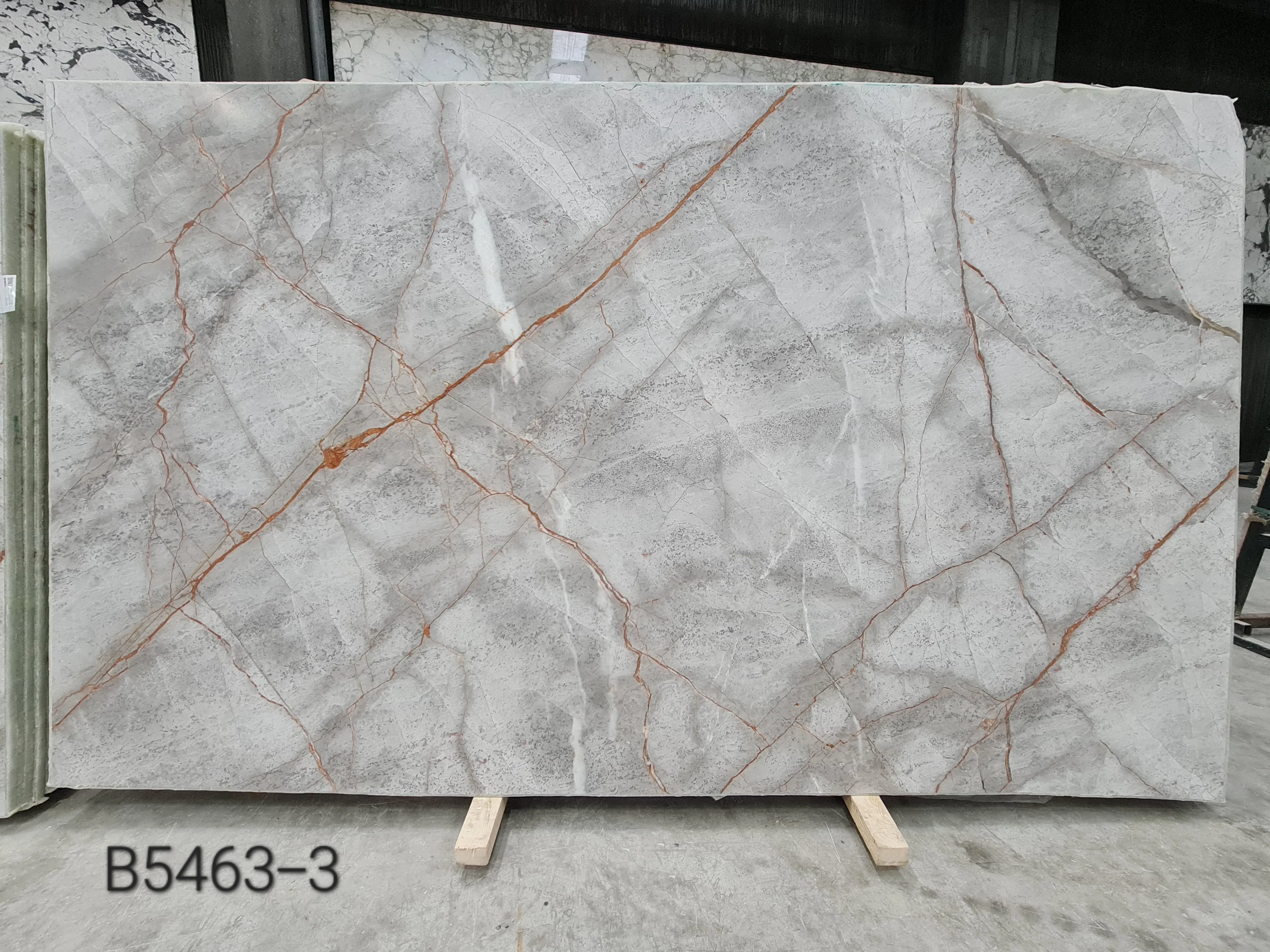 B5463 - 2 CM Appenino River Honed