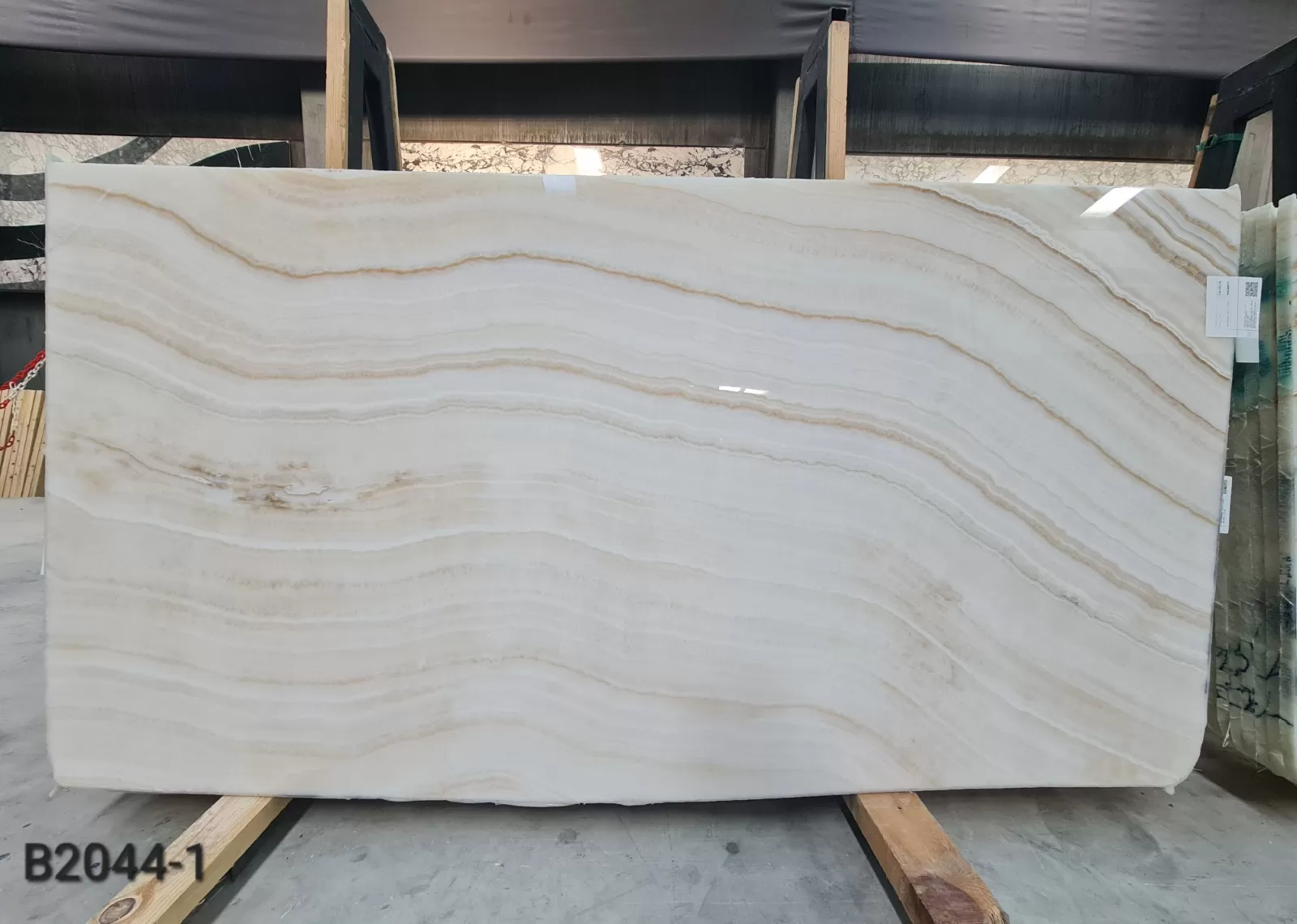 B2044 - 2CM WHITE ONYX POLISHED