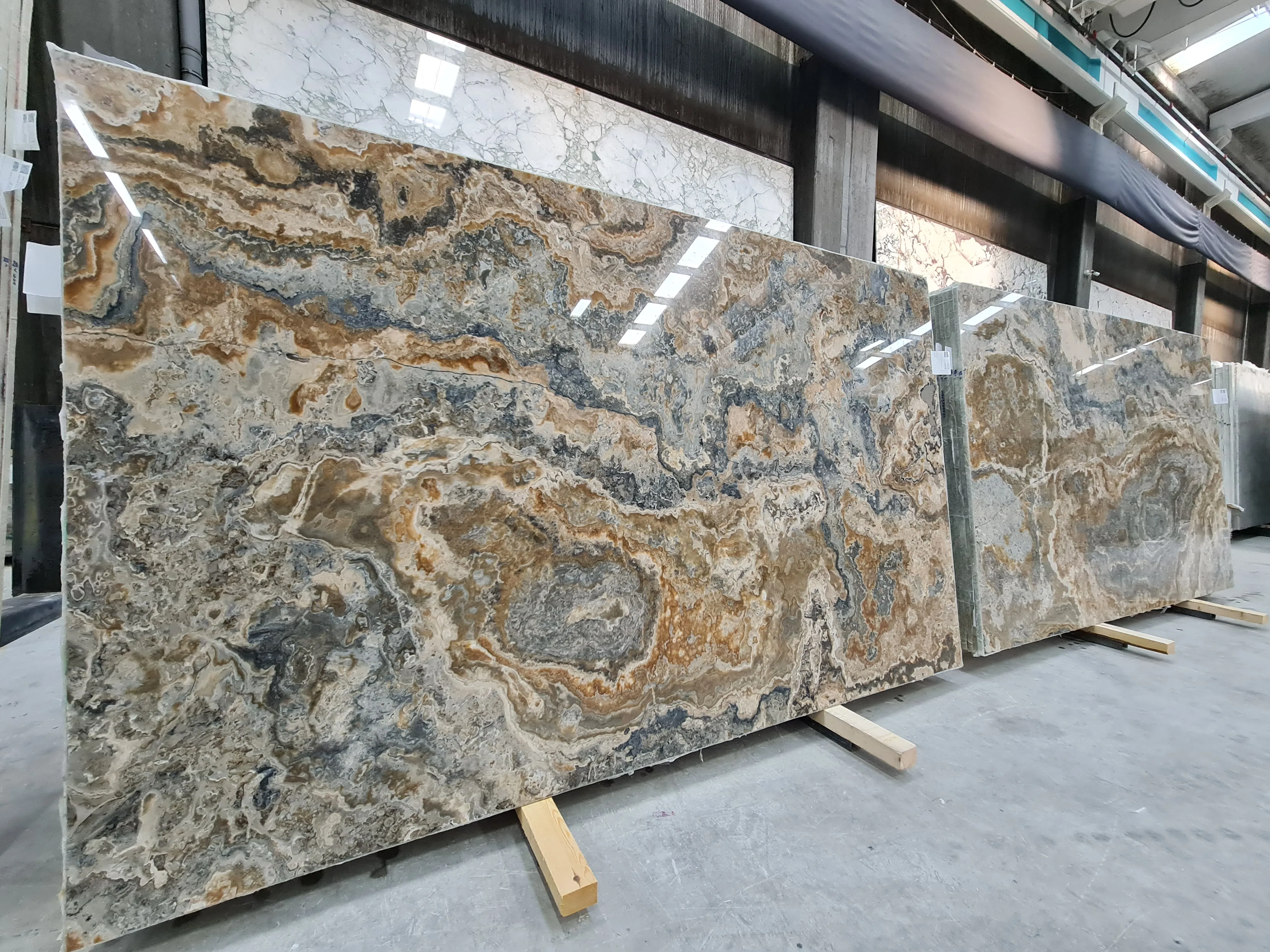 B4779 - 2 CM Brown Onyx Polished