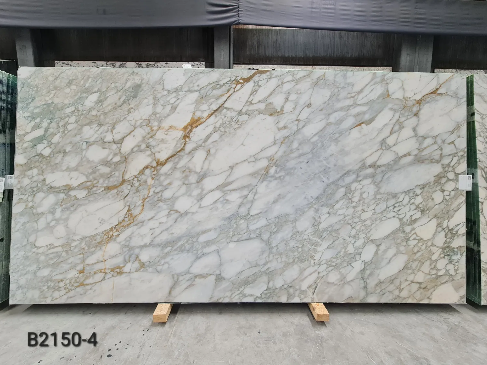 B2150 - 2 CM Calacatta Green Honed
