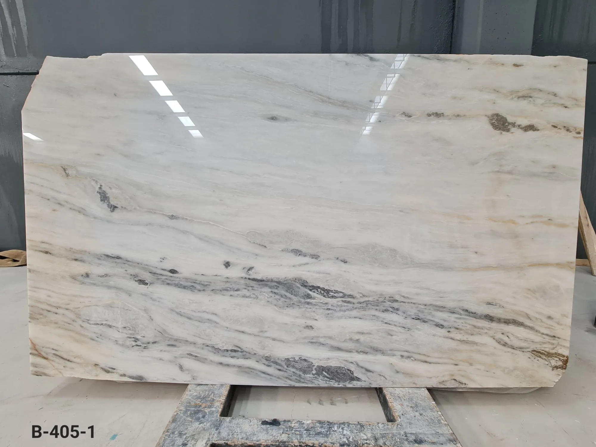 B405 - 2 CM London White Polished