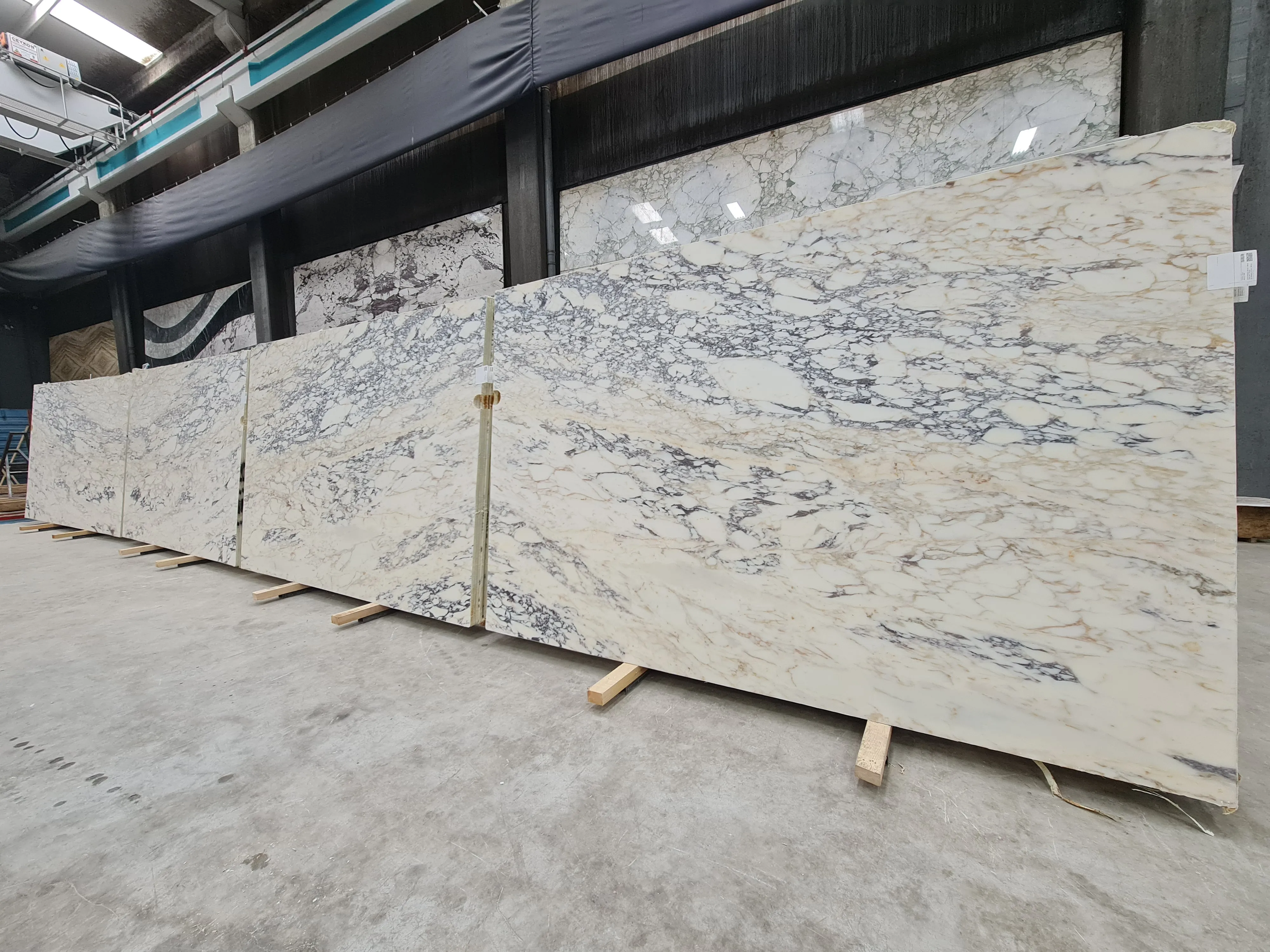 B4665 - 2 CM Afyon Sugar Violet Honed