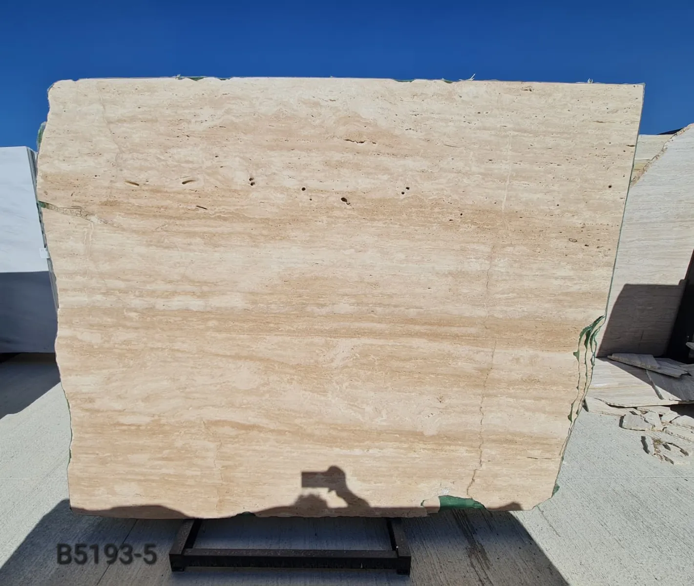B5193 - 2 CM Travertine Unfilled Honed