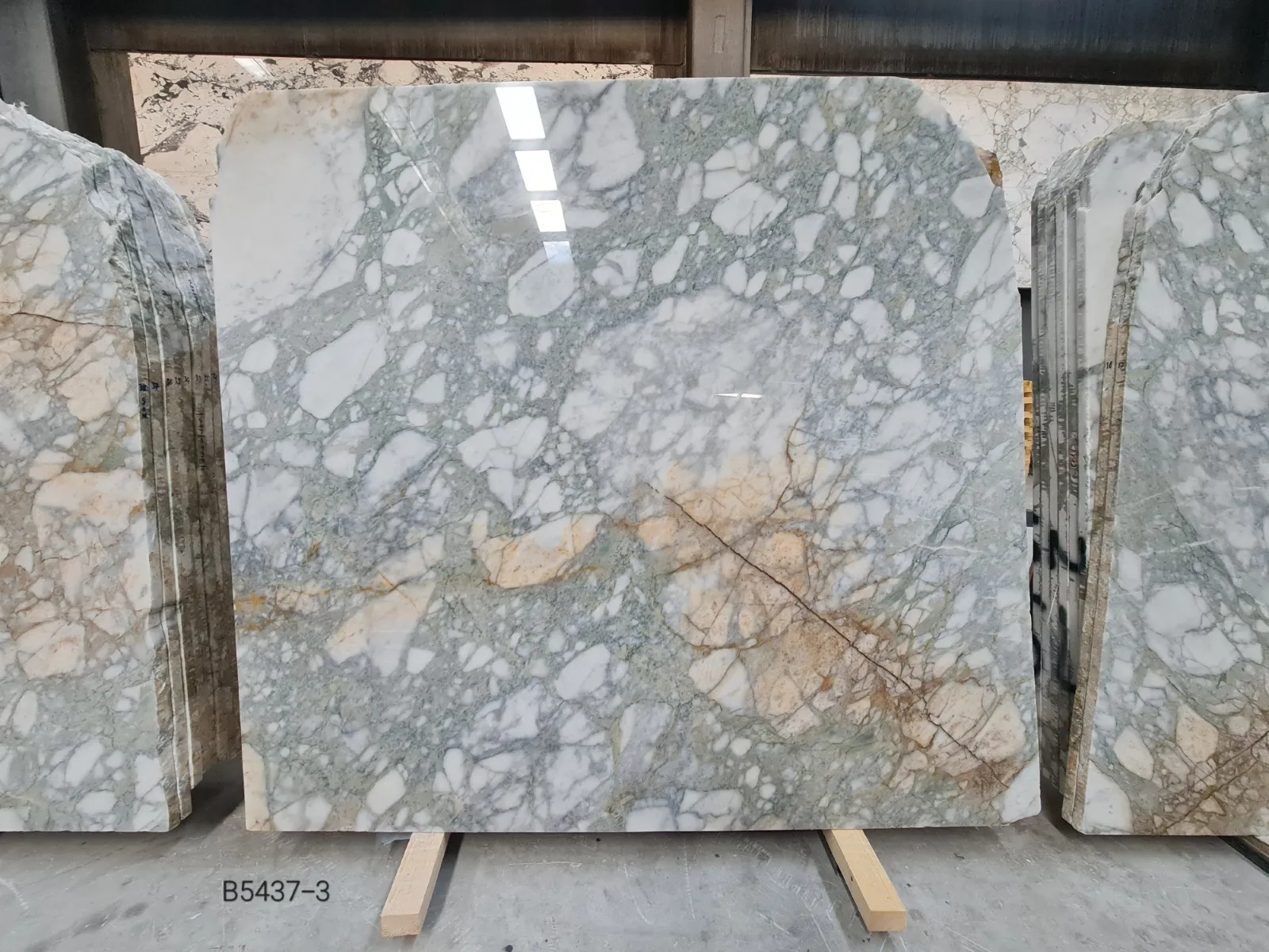 B5437 - 3 CM Calacatta Green Polished
