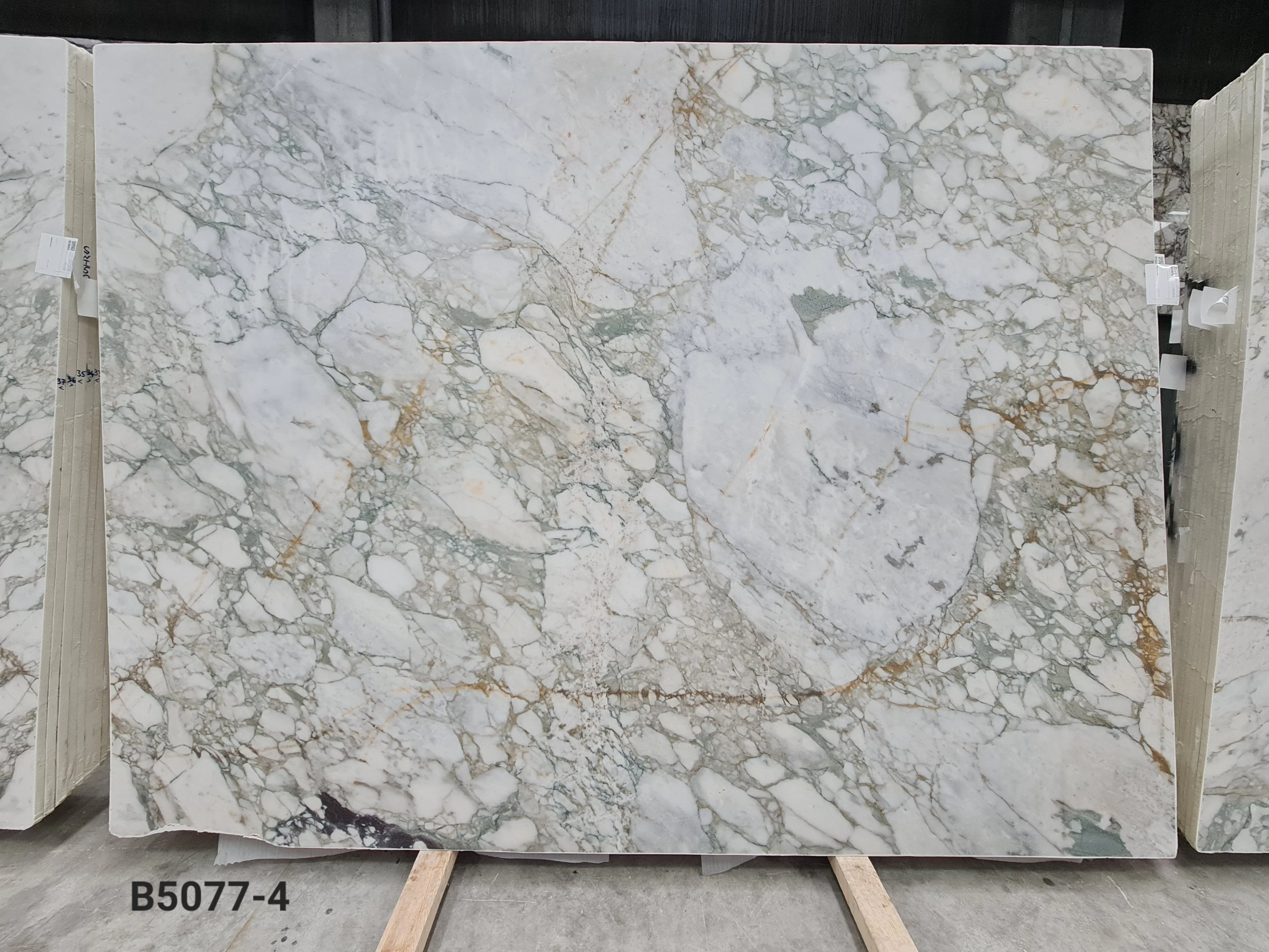 B5077 - 2 CM Calacatta Green Honed