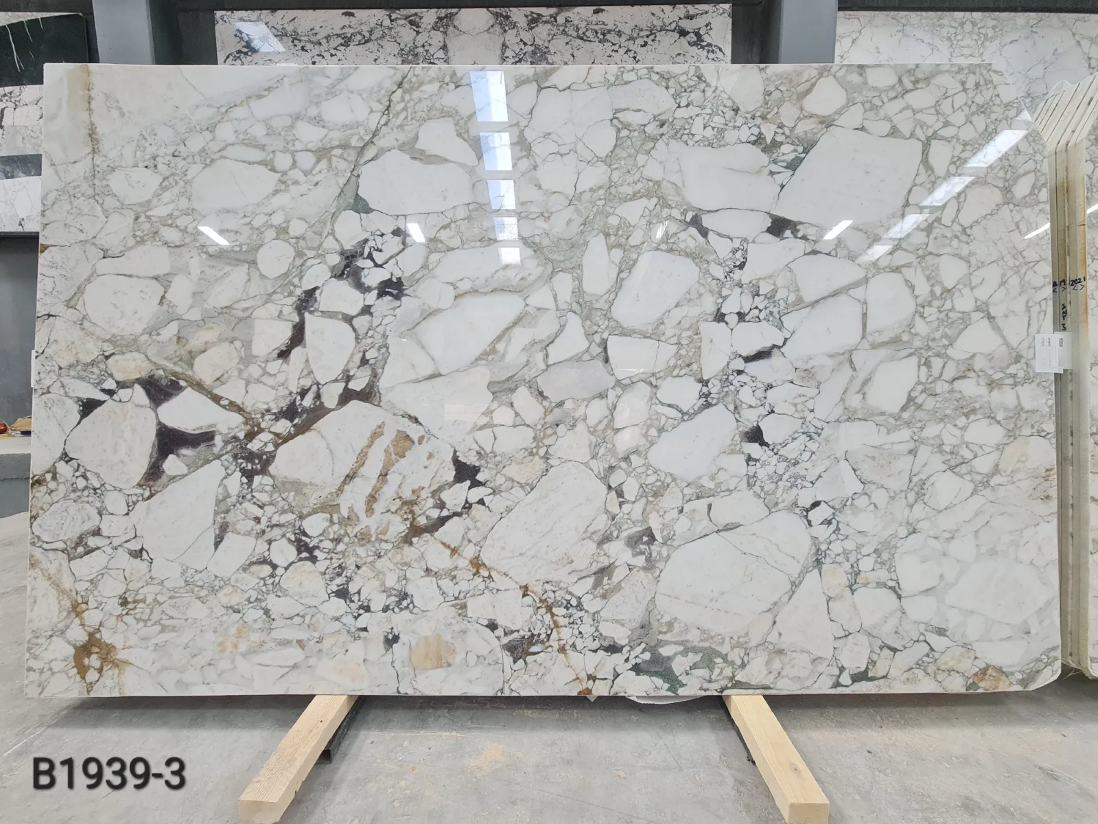 B1939 - 2 CM Calacatta Green Polished