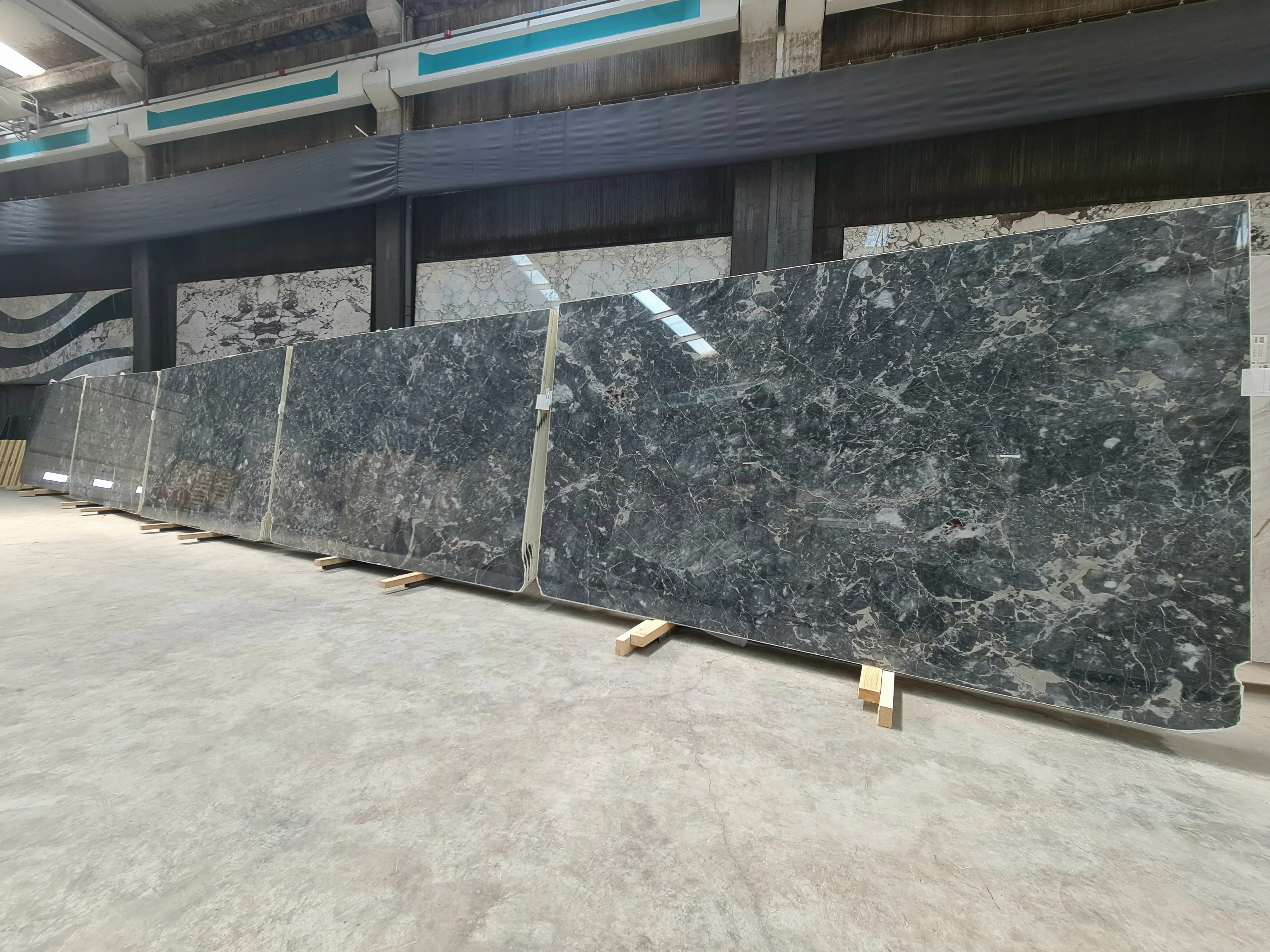 B6026 - 2 CM Jaguar Grey Polished