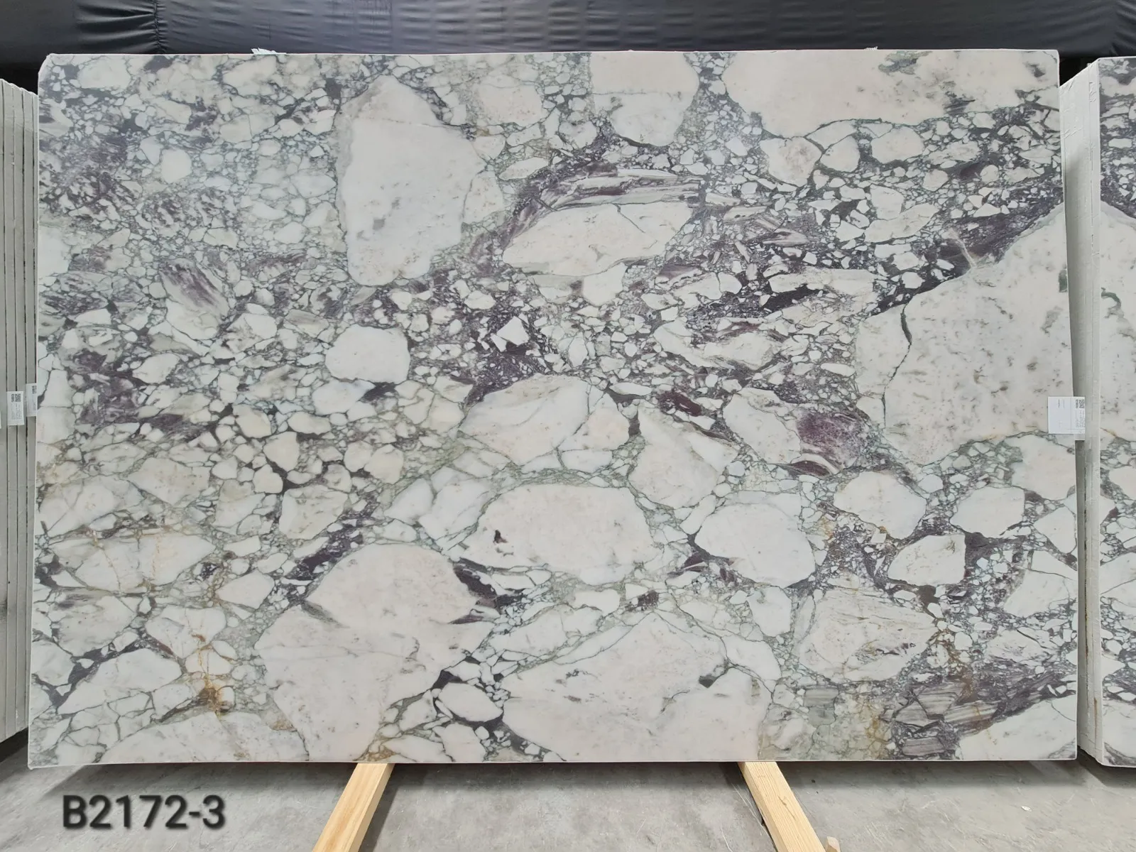 B2172 - 2 CM Calacatta Viola Honed