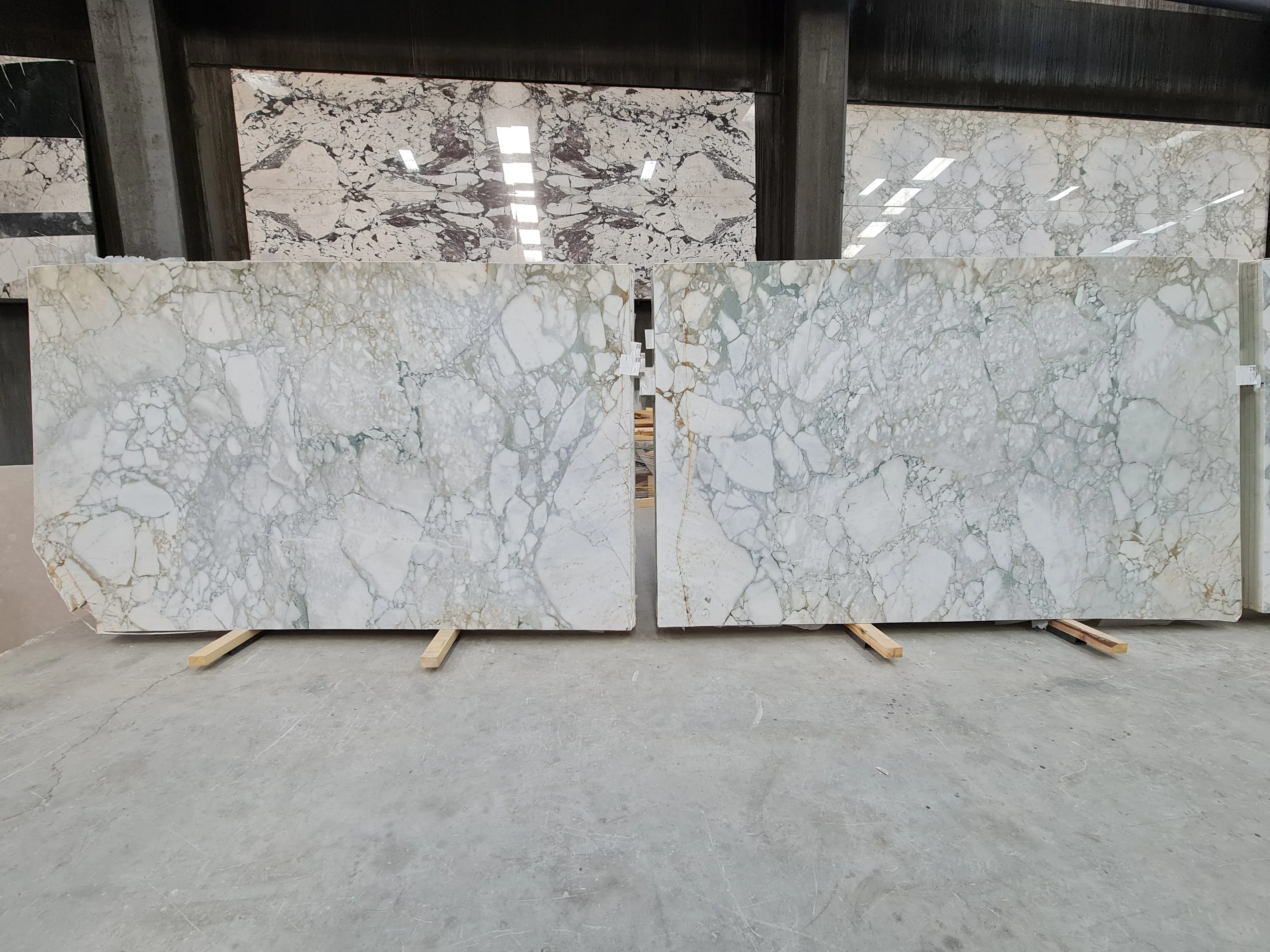 B5637 - 2 CM Calacatta Green Honed