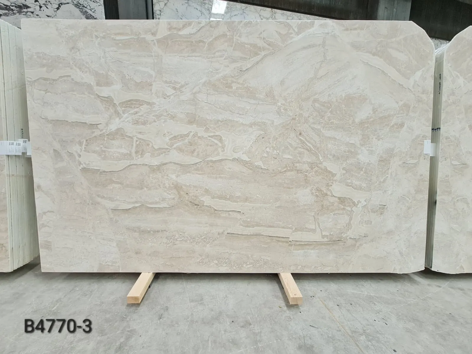 B4770 - 2 CM Diana Royal Honed