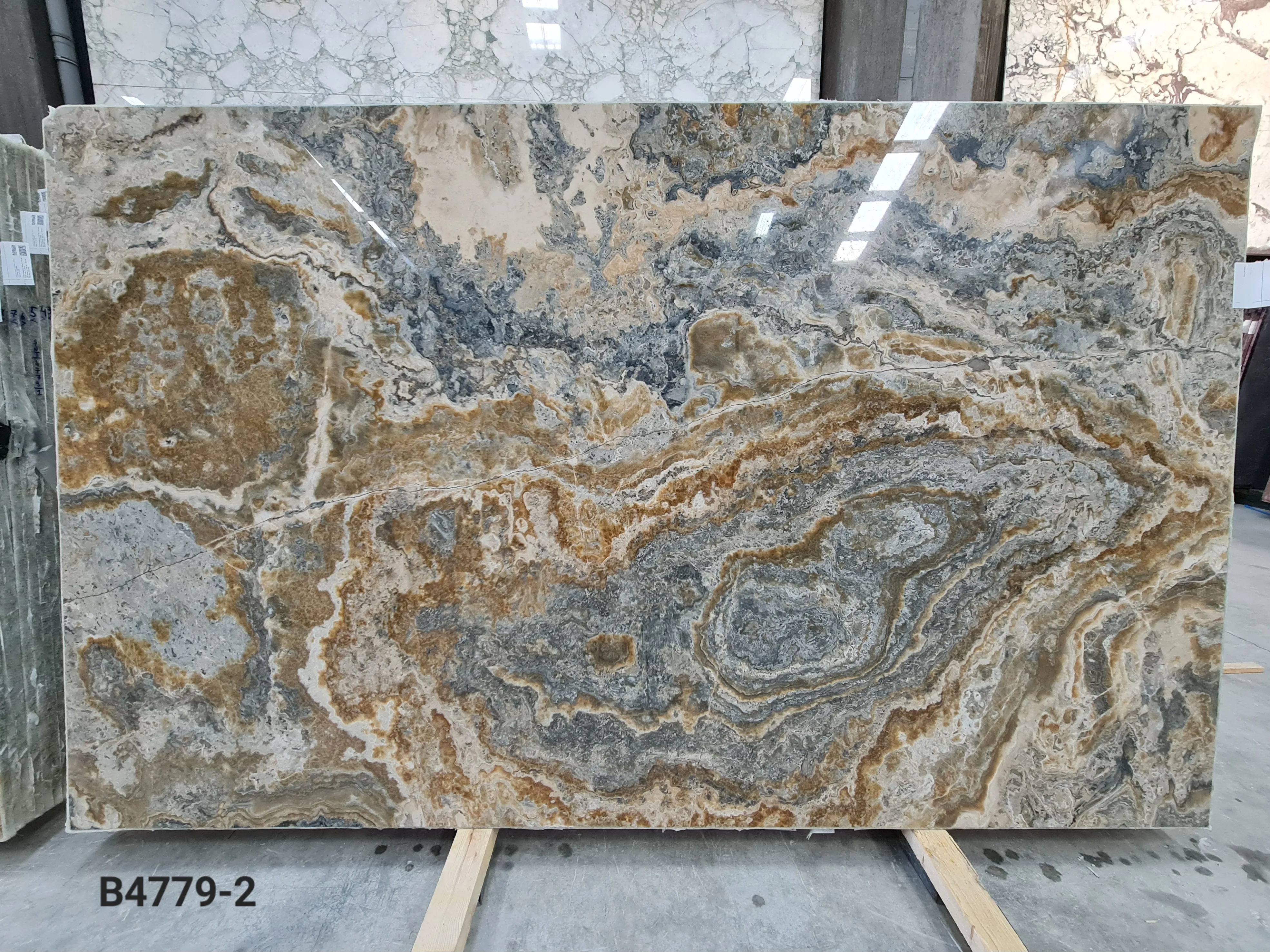 B4779 - 2 CM Brown Onyx Polished