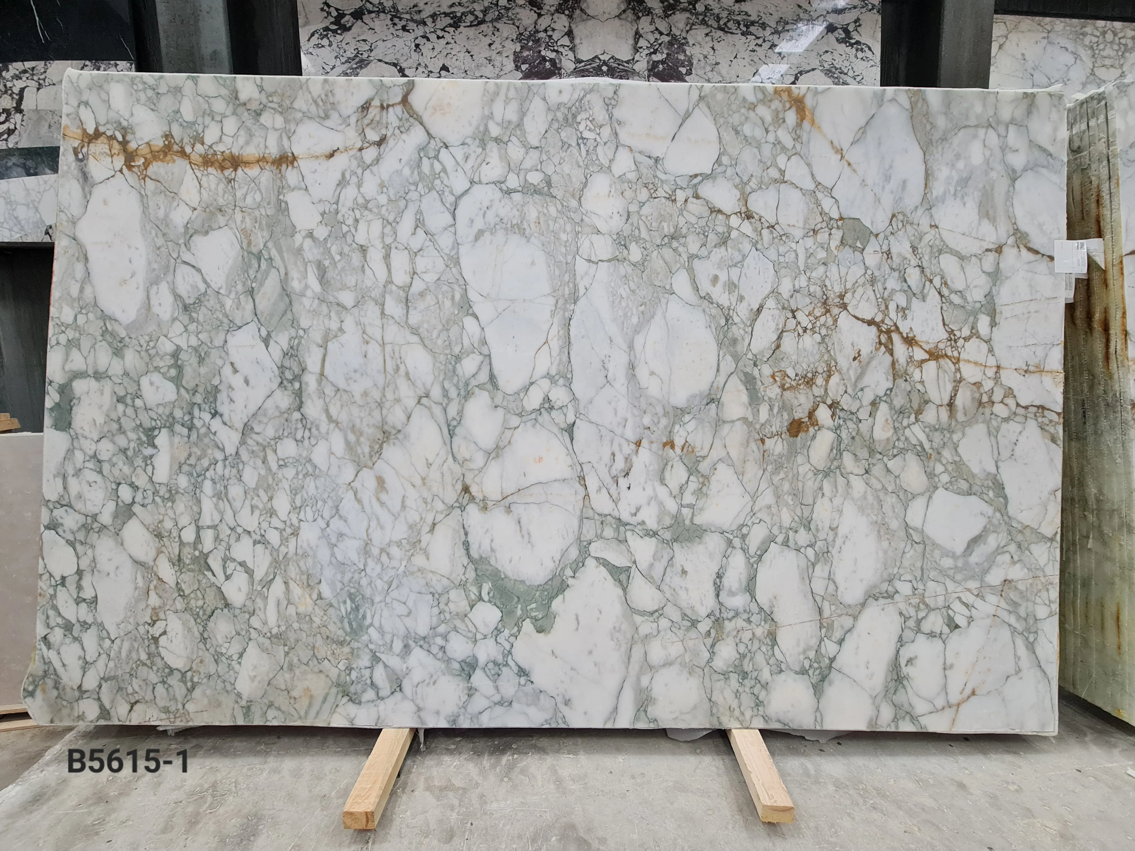 B5615 - 2 CM Calacatta Green Honed